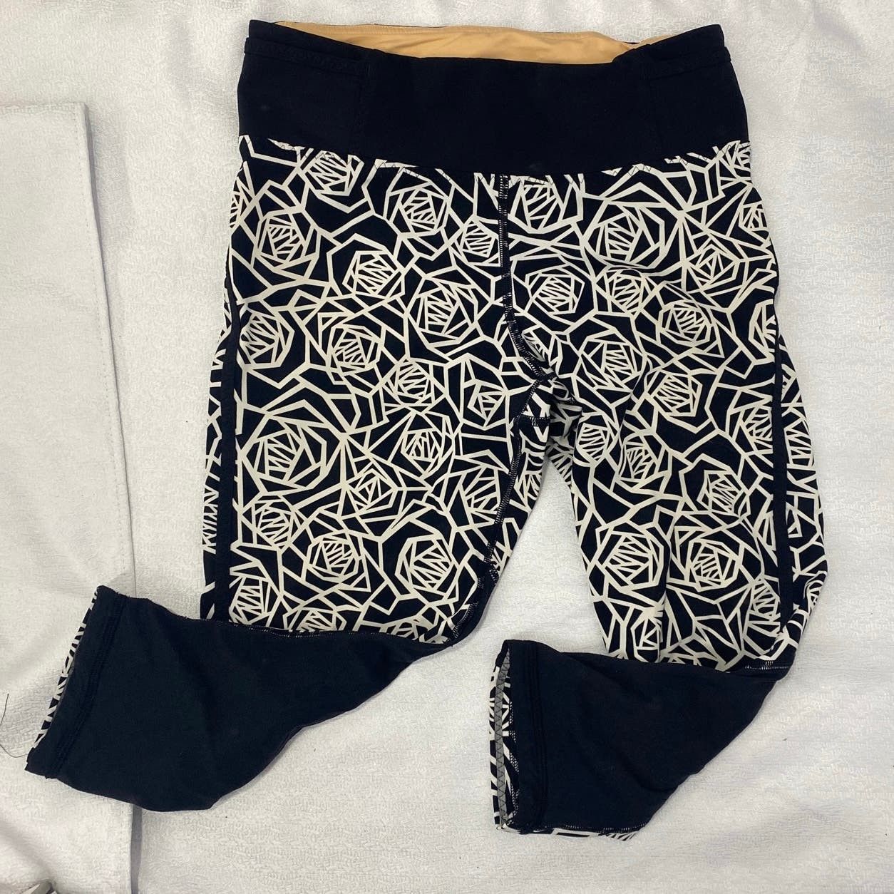 Lululemon Lululemon black white Real Quick Cropped Leggings women sz 6 Size 28" / US 6 / IT 42 - 2 Thumbnail