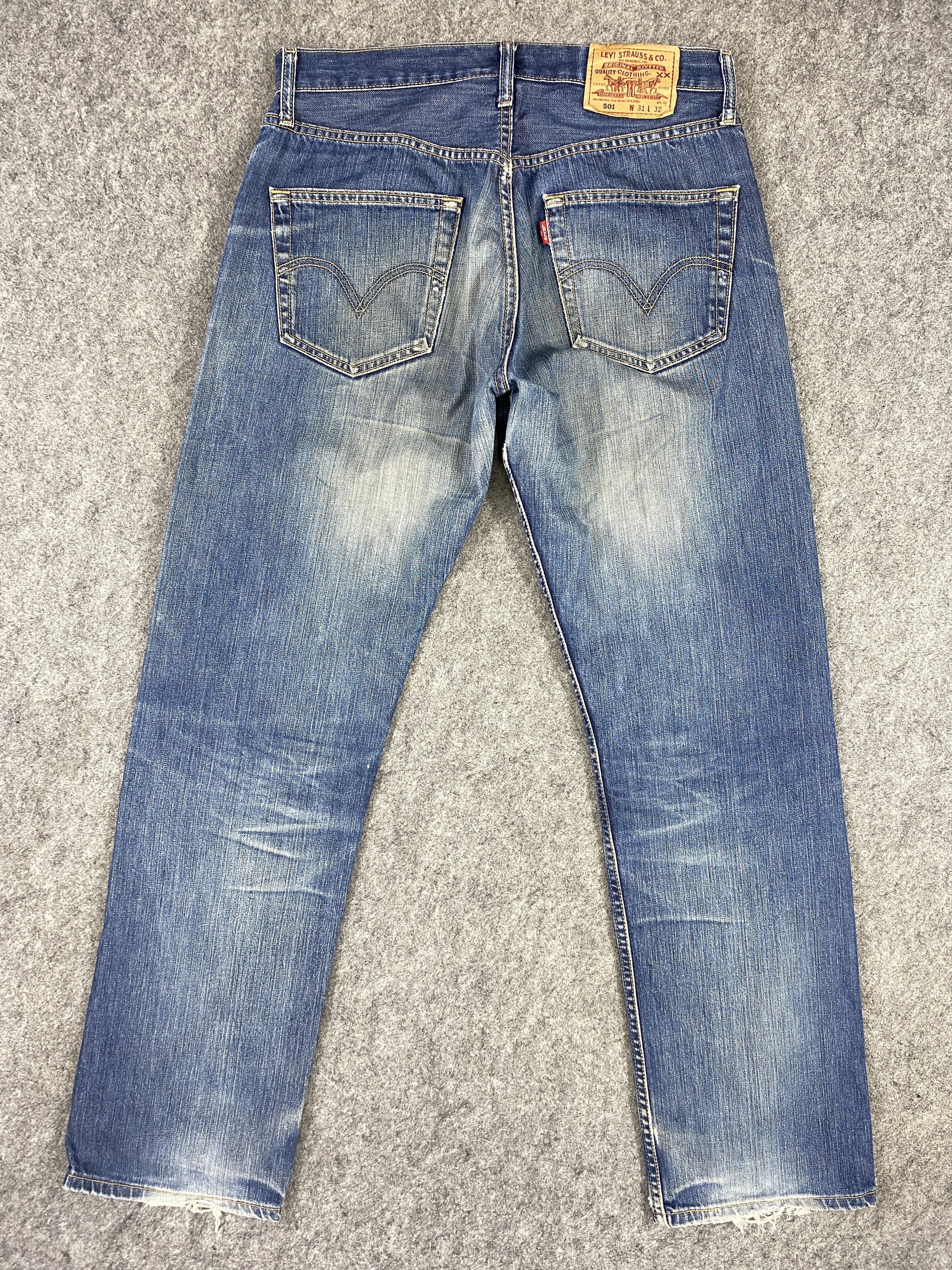 Levi's Blue Distressed Vintage Levi's 501 Jeans 31x32 Denim -JN1517 Size US 31 - 2 Thumbnail