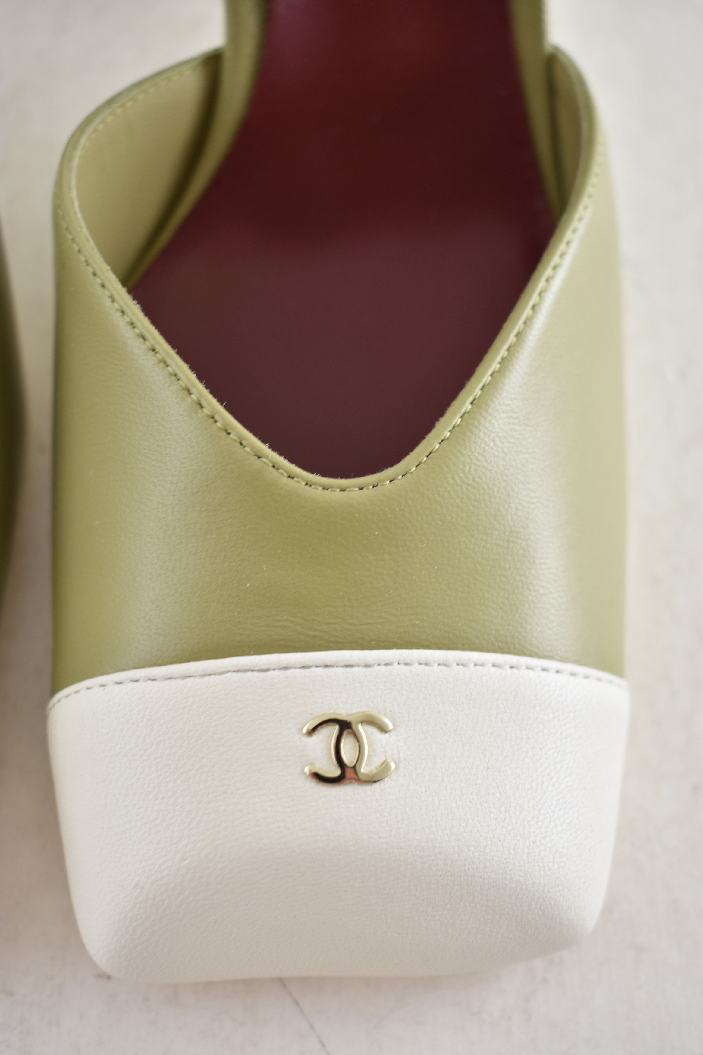 Chanel 26S Blazy Khaki Ivory Square Slingback Block Heel Pump 36.5 Size US 6.5 / IT 36.5 - 8 Thumbnail