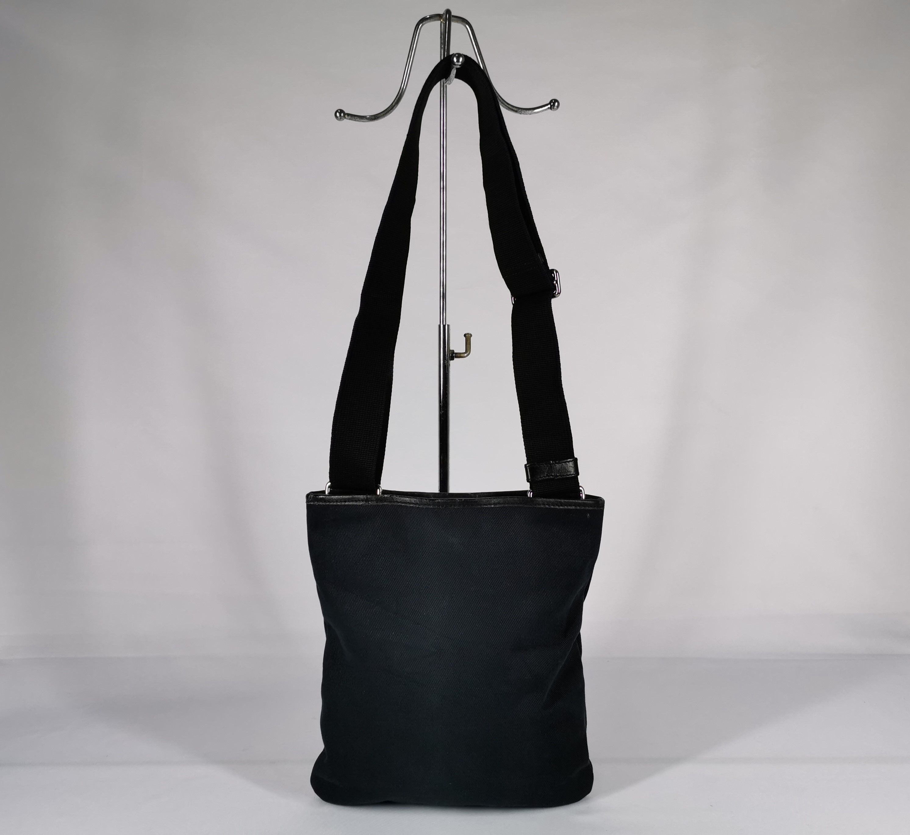 Yves Saint Laurent Yves Saint Laurent Embroidery Suede Crossbody Shoulder Bag Size ONE SIZE - 2 Thumbnail