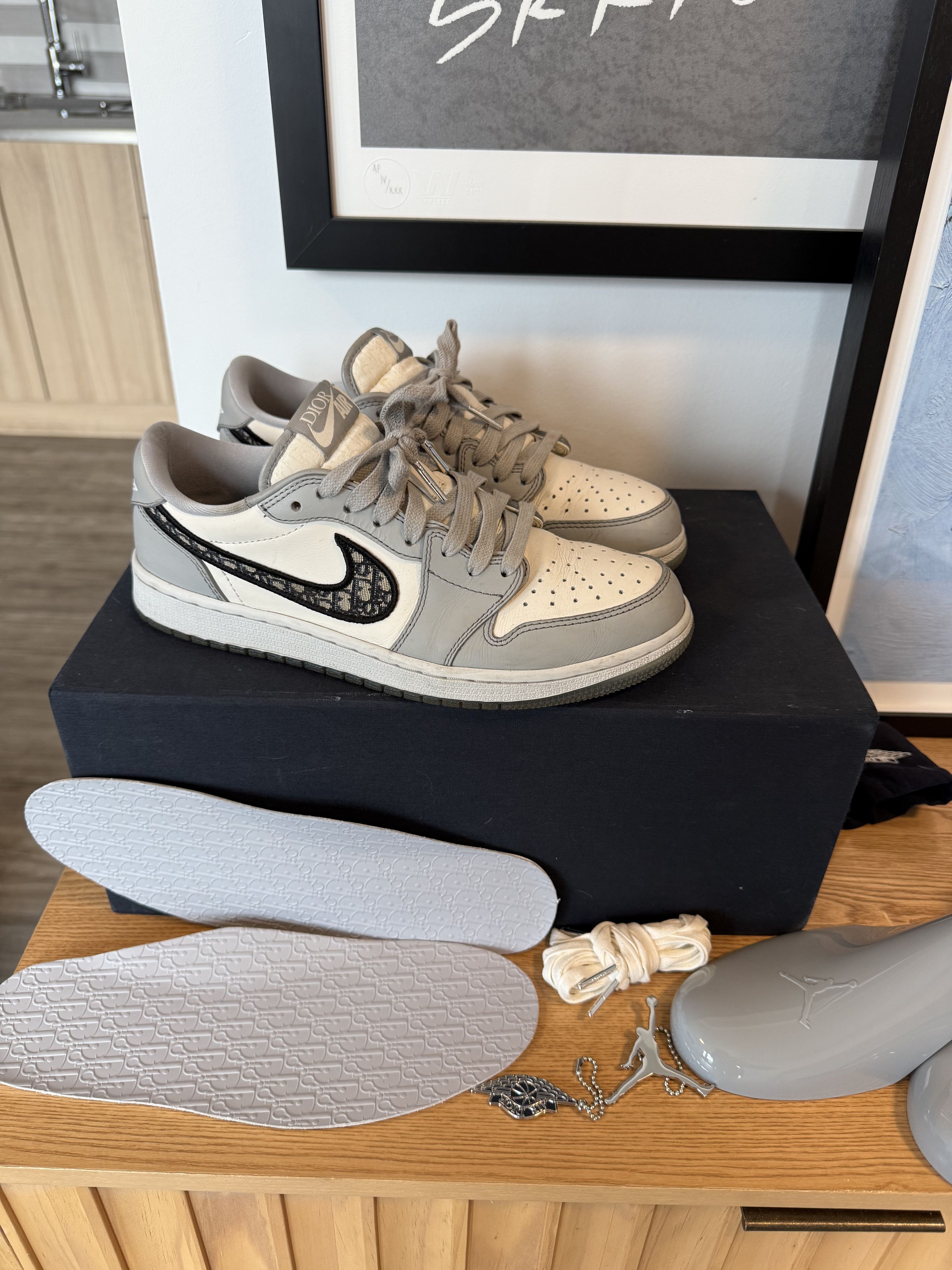 Dior × Jordan Brand Nike Air Jordan 1 x Christian Dior - Low - Size 8.5 - 41.5 Size US 8.5 / EU 41-42 - 16 Thumbnail