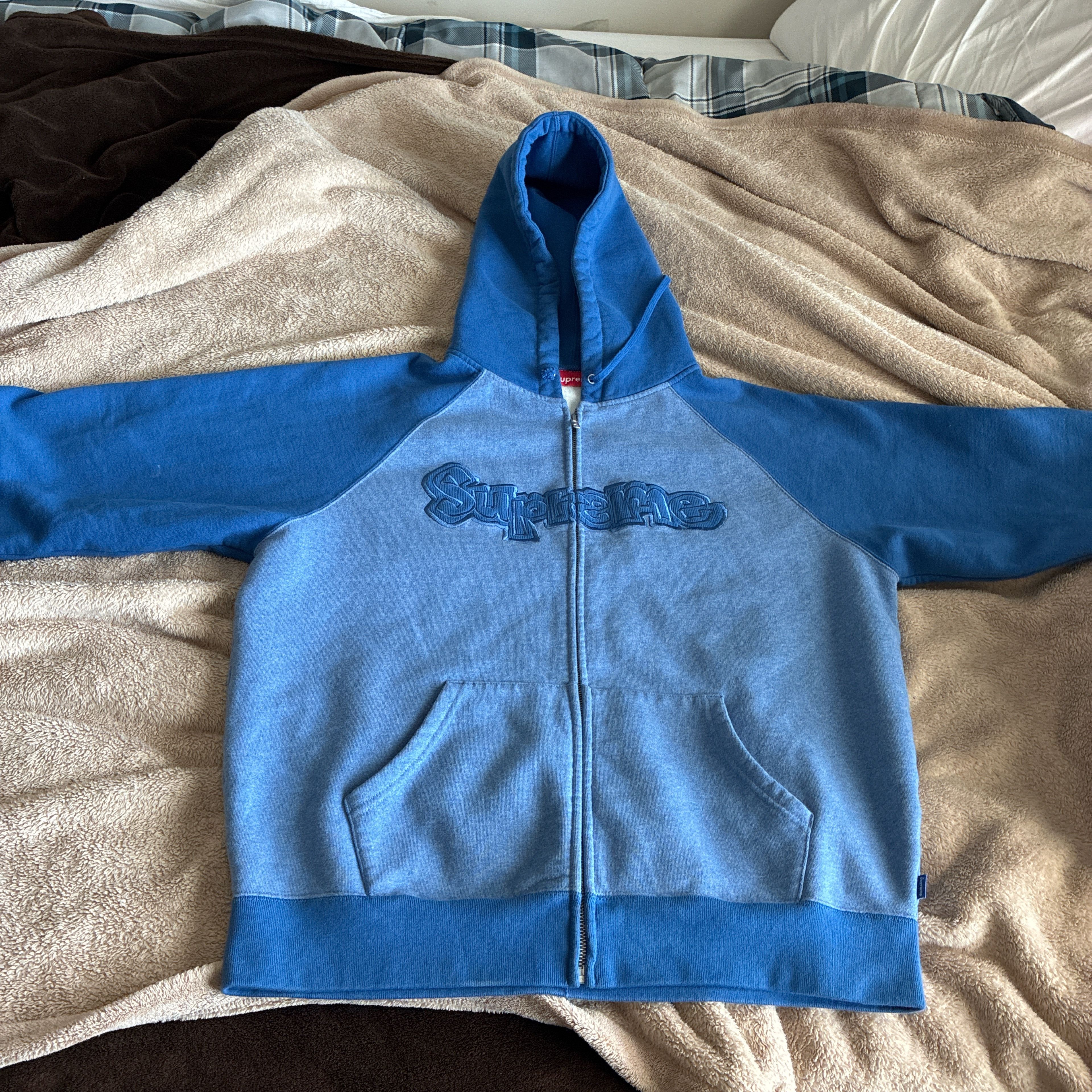 トップス Supreme Gonz Stars Hooded Sweatshirt Supreme Gonz Stars Hooded Sweatshirt (SS21) - $198