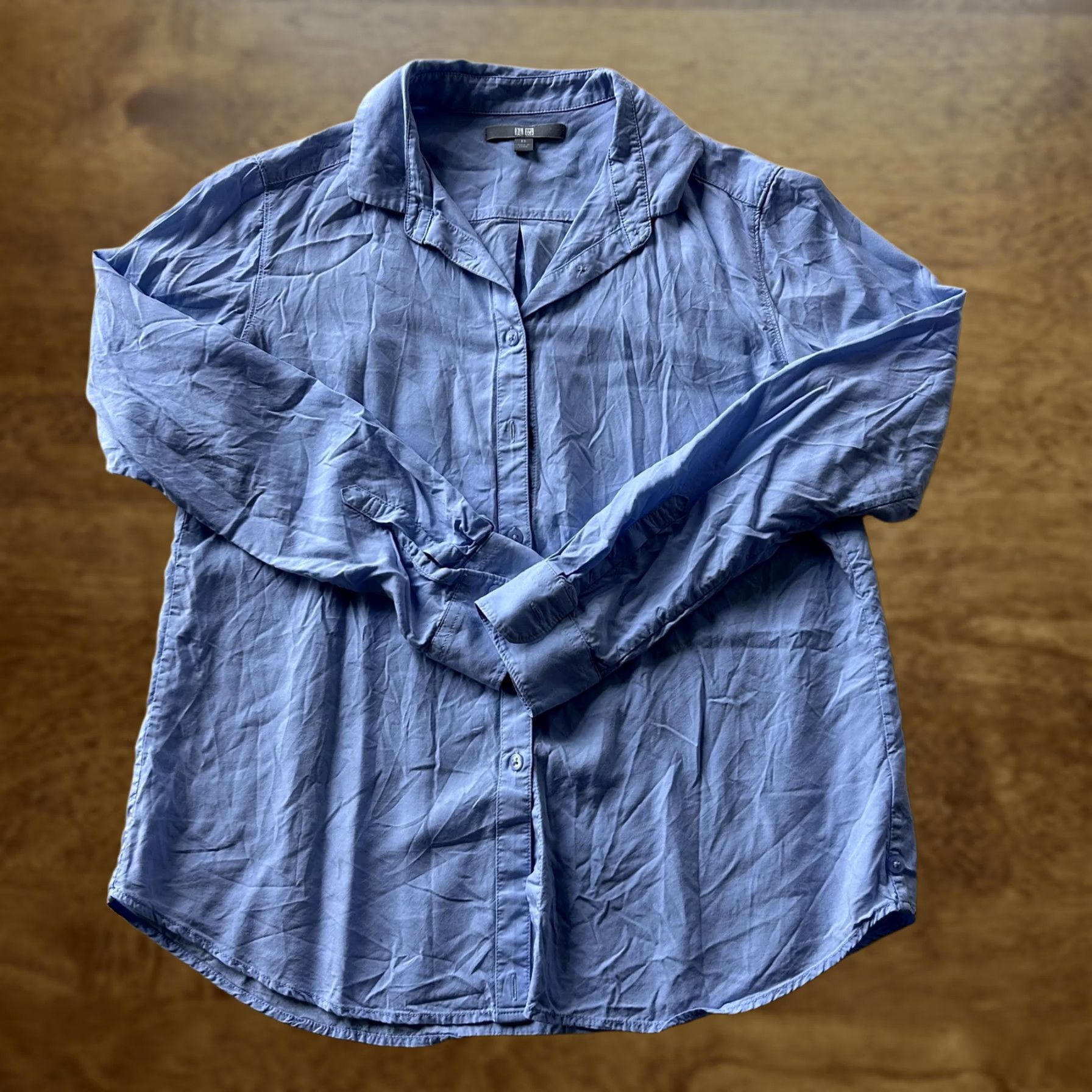 Uniqlo Uniqlo Shirt Womens XS Blue Solid Long Sleeve Button-Up Basic Workwear Top Size XS / US 0-2 / IT 36-38 - 1 Thumbnail