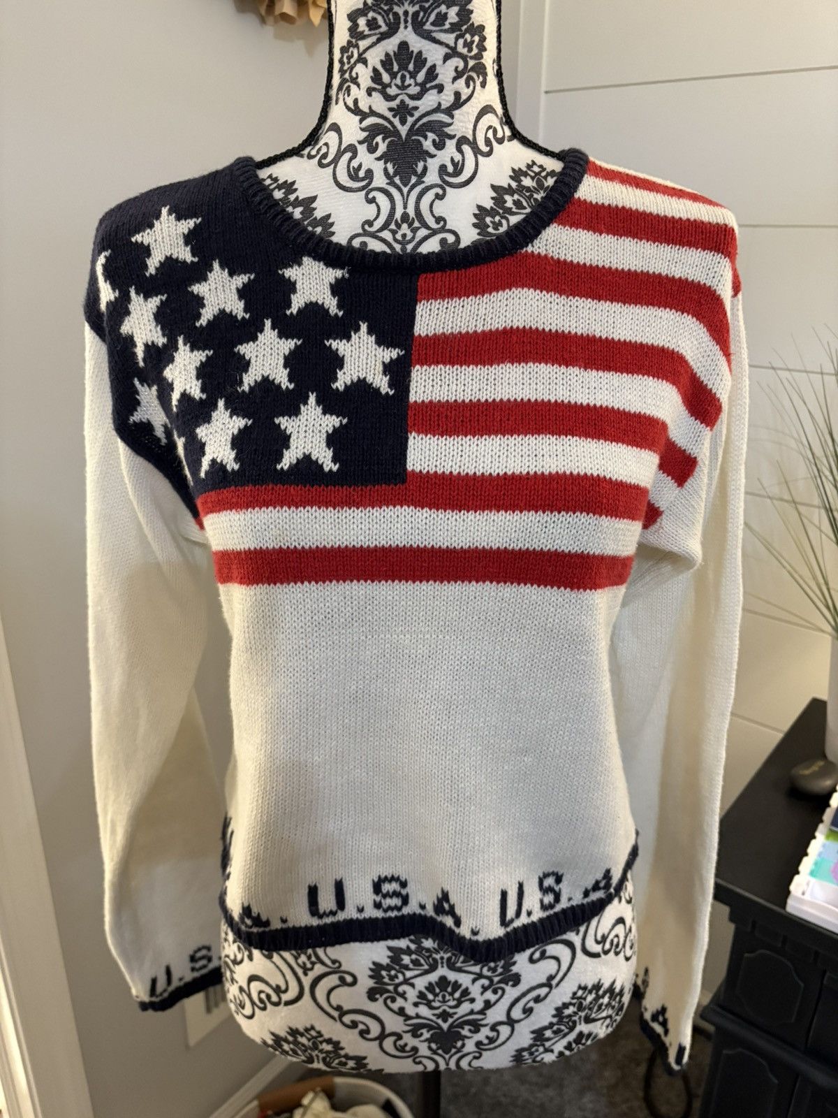 Other Semi cropped sweater in size medium Size M / US 6-8 / IT 42-44 - 1 Thumbnail