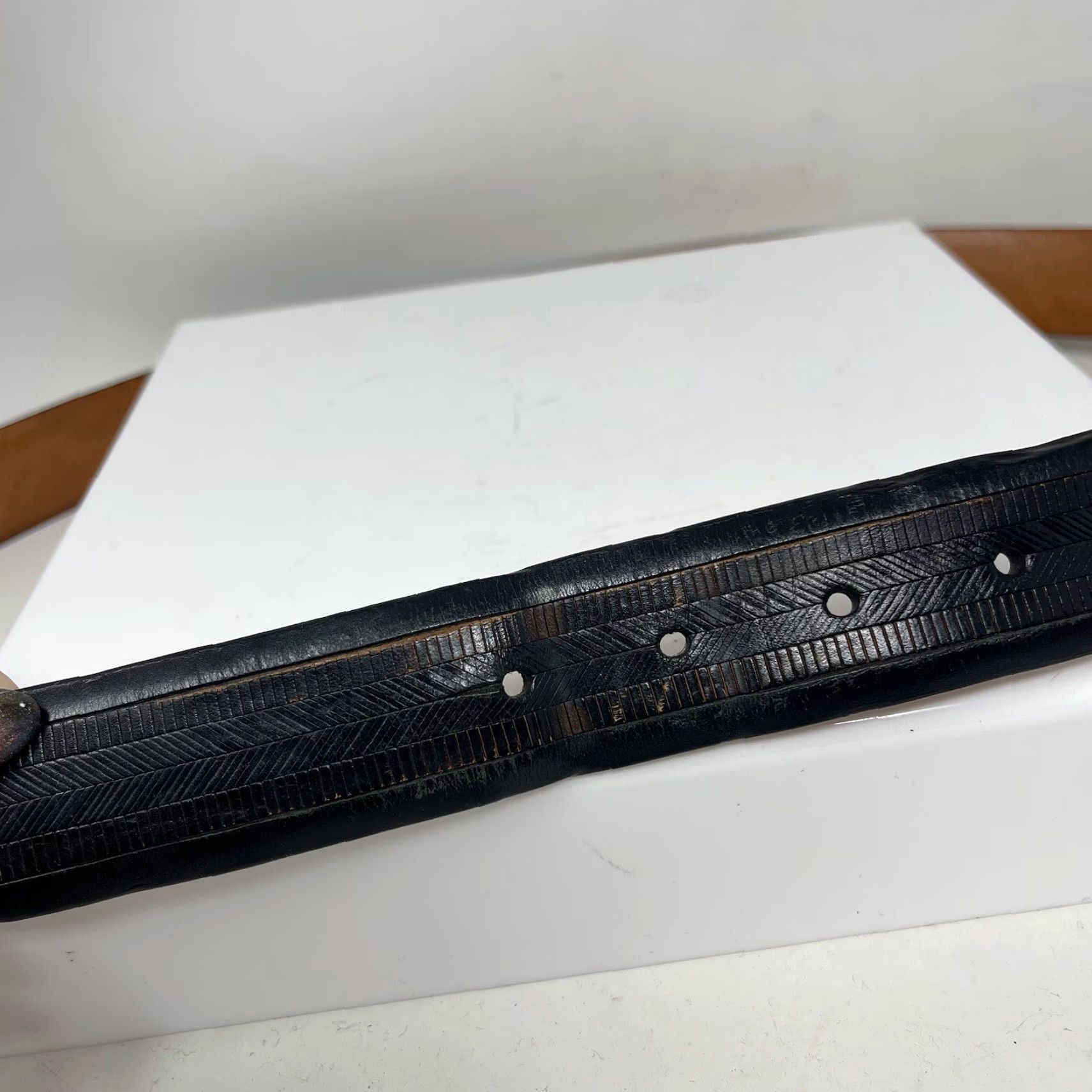 Vintage Trafalgar Belt Men 34 Leather Black Distressing Italian Buckle Logo Dress Belt Vintage No Size 34 - 7 Thumbnail