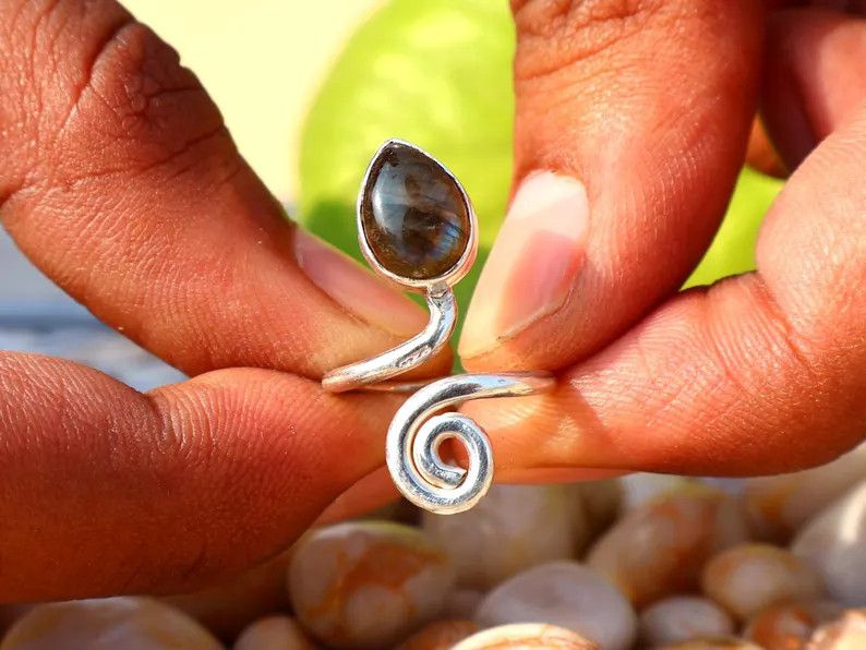 Handmade Handmade Labradorite Spiral Ring, Sterling Silver Ring Size ONE SIZE - 1 Thumbnail