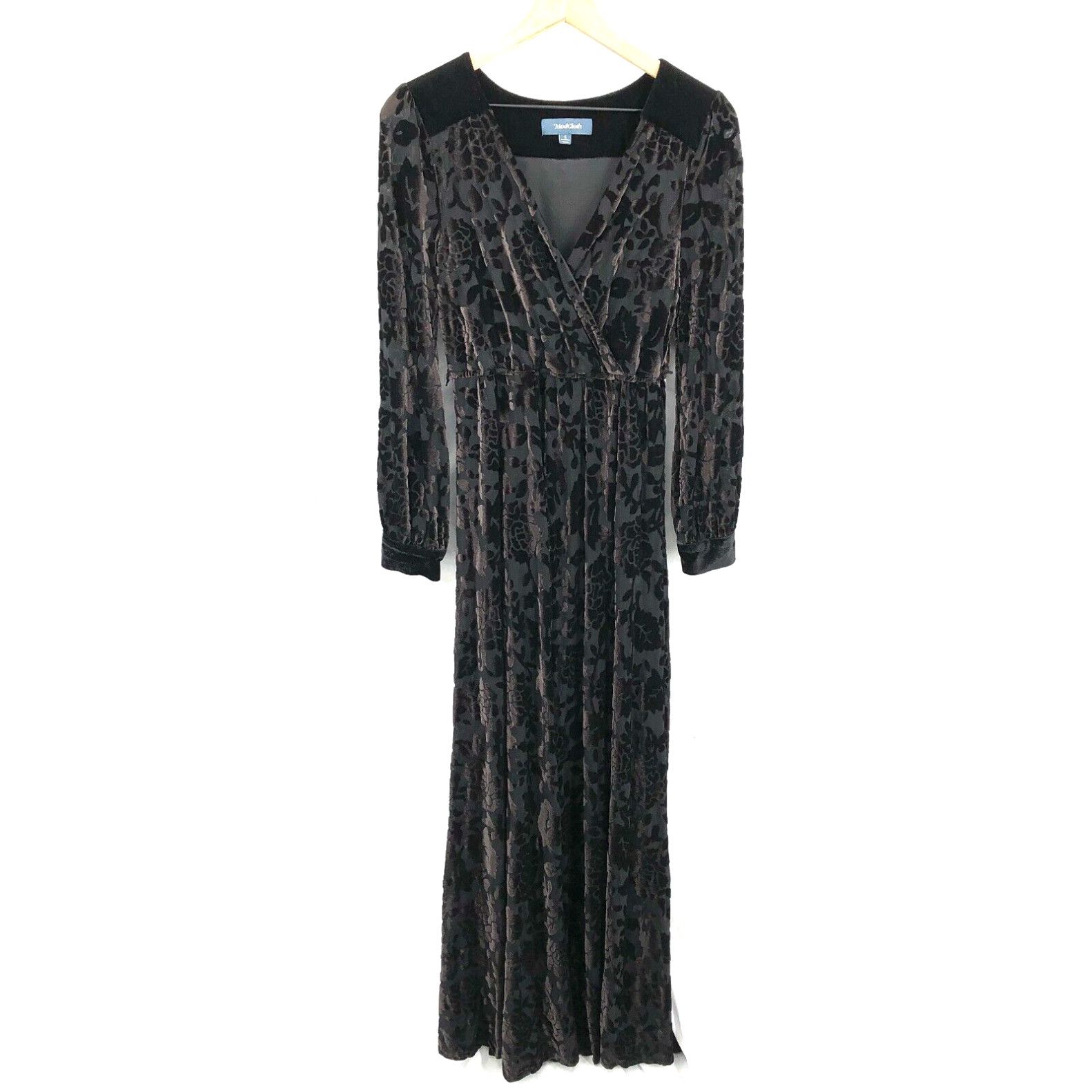 image of Vintage Modcloth Timeless Touch Burnout Velvet Long-Sleeve V-Neck Maxi Dress Black S in White, Wome