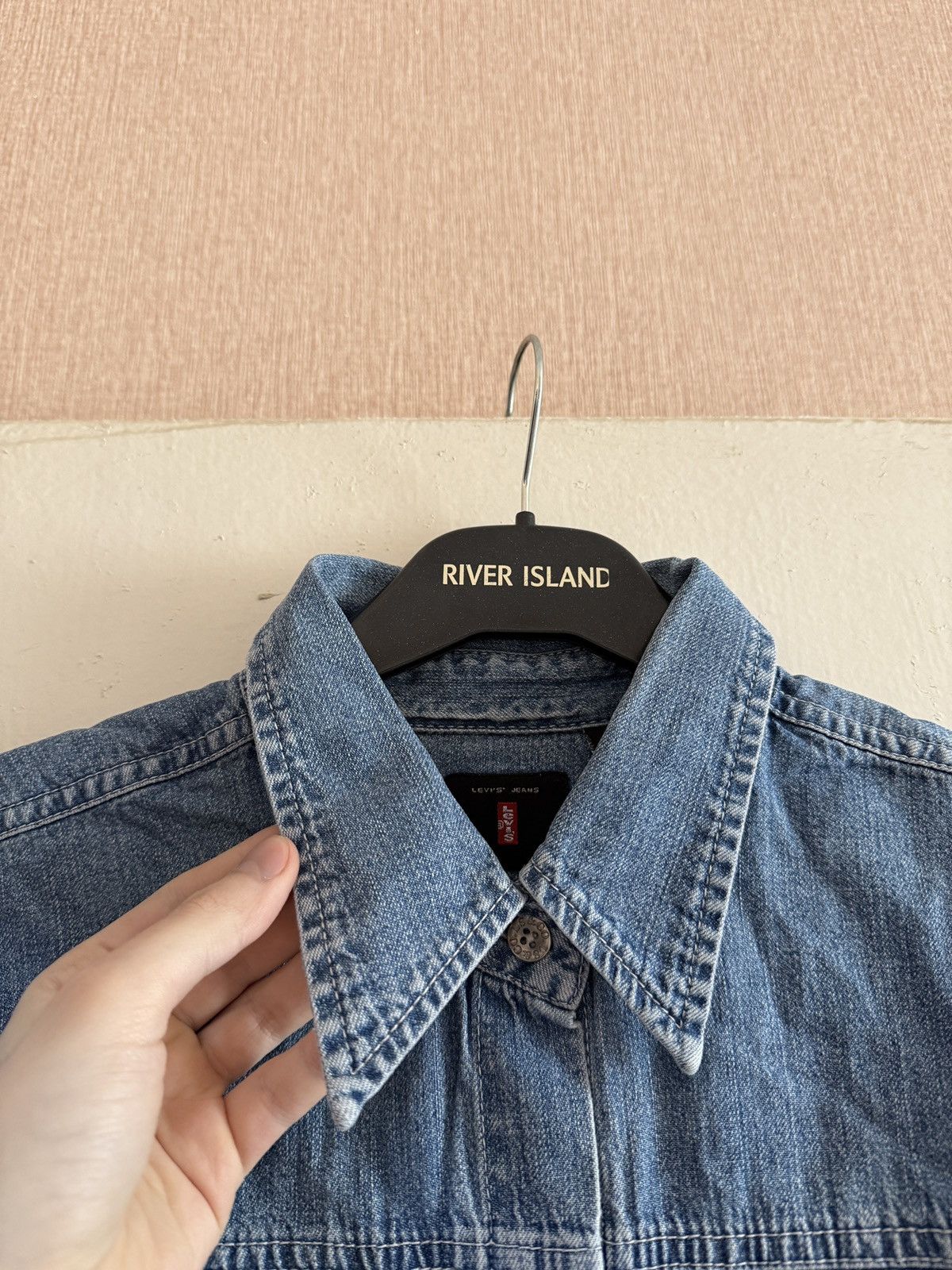 Levi's Vintage Levi’s Jeans Denim Short Sleeve Button Up Women’s Size L / US 10 / IT 46 - 5 Thumbnail