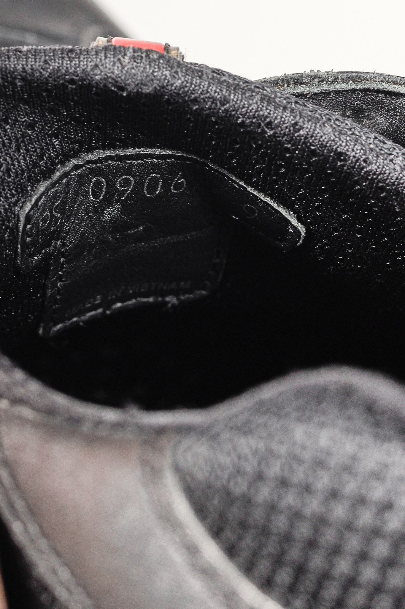 Prada Prada Red Label Black Leather & Mesh Y2K Trainers Size US 9 / EU 42 - 12 Thumbnail