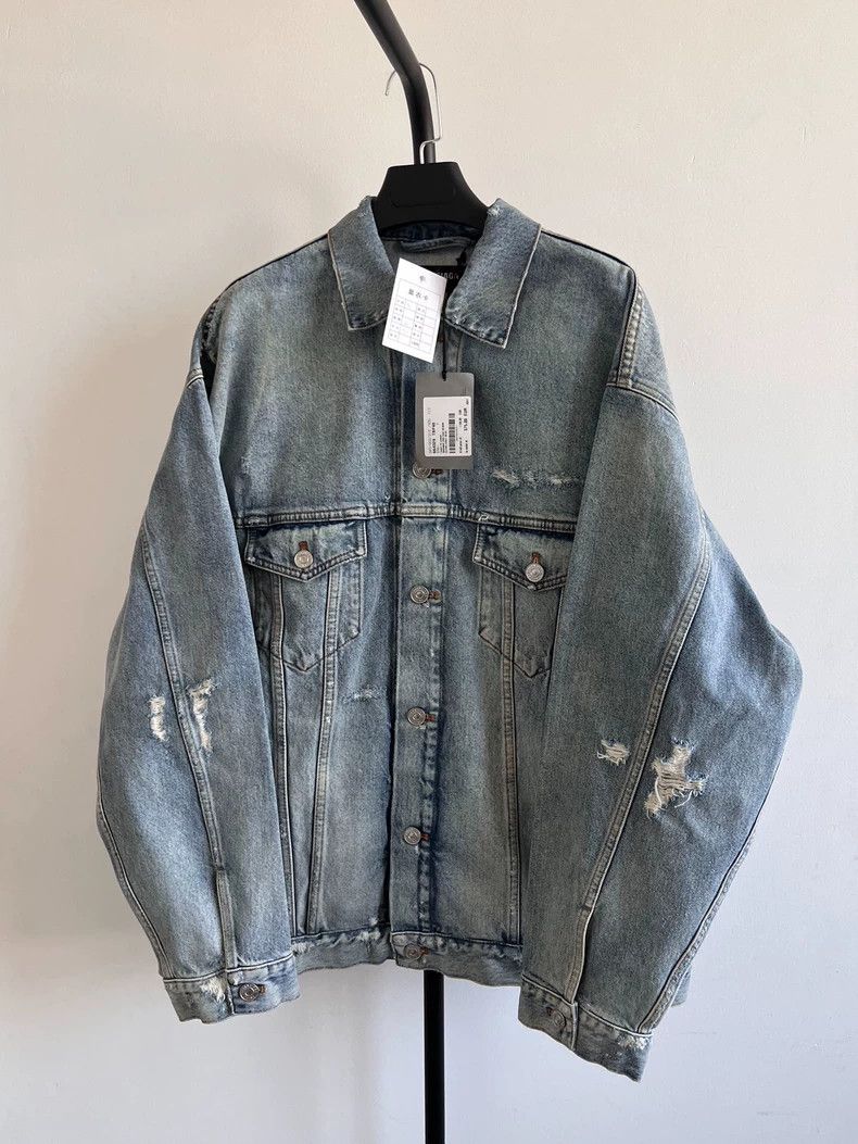 Balenciaga Balenciaga FW21 Barcode Oversize Denim Jacket Size US S / EU 44-46 / 1 - 1 Thumbnail