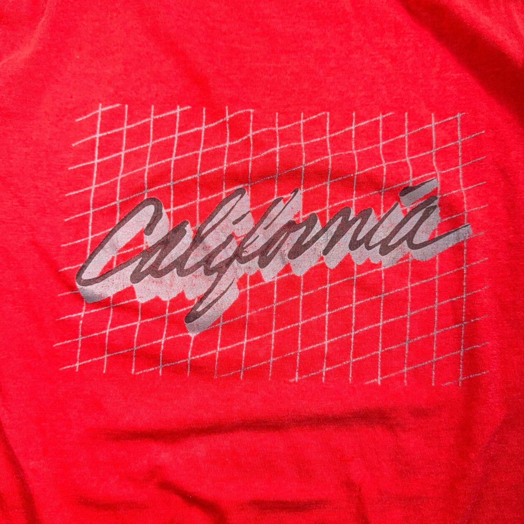 Vintage VINTAGE California 80s VTG T Shirt Graphic 1980s Red Classic Grid Design Text Typography XL Men Short Sleeve Crew Neck Cotton Gildan 5000 Size US XL / EU 56 / 4 - 2 Thumbnail
