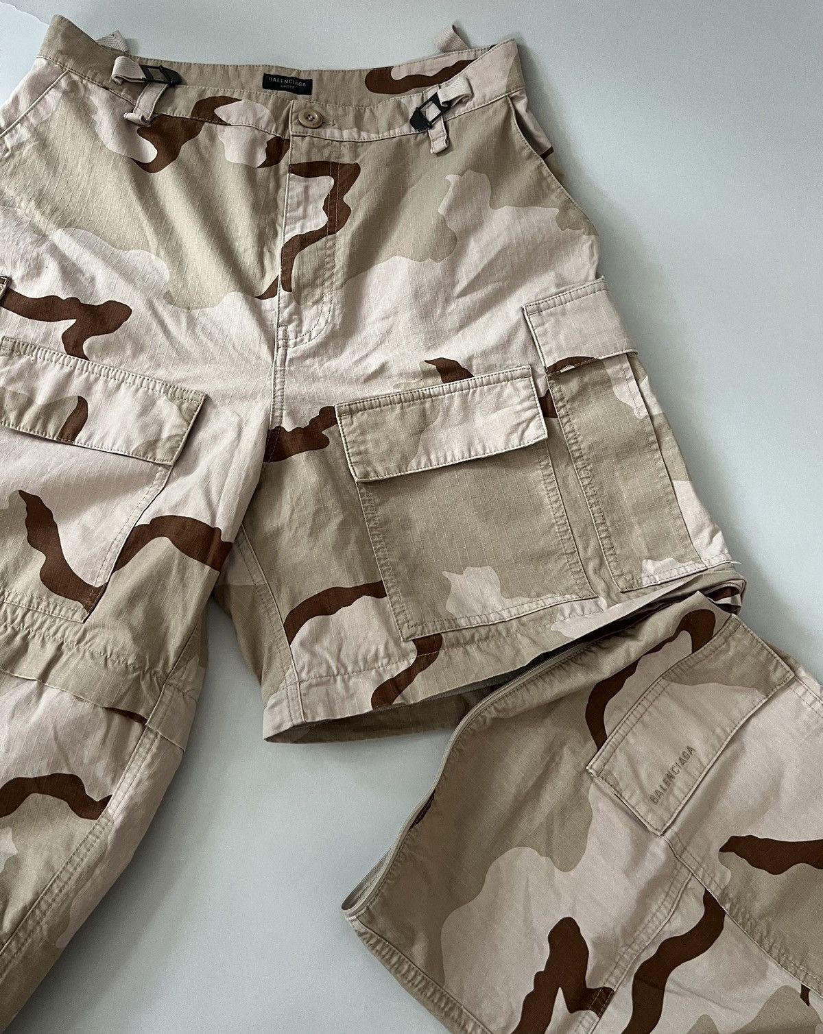 Balenciaga Balenciaga Large Camo Cargo Pants Size US 34 / EU 50 - 6 Thumbnail