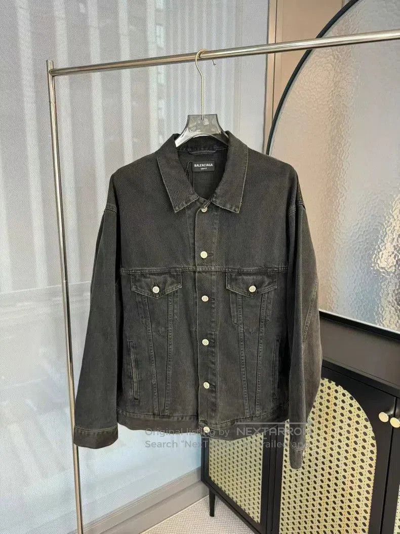 Balenciaga Balenciaga Luminous Double B Denim Jacket XS. Size US XS / EU 42 / 0 - 1 Thumbnail