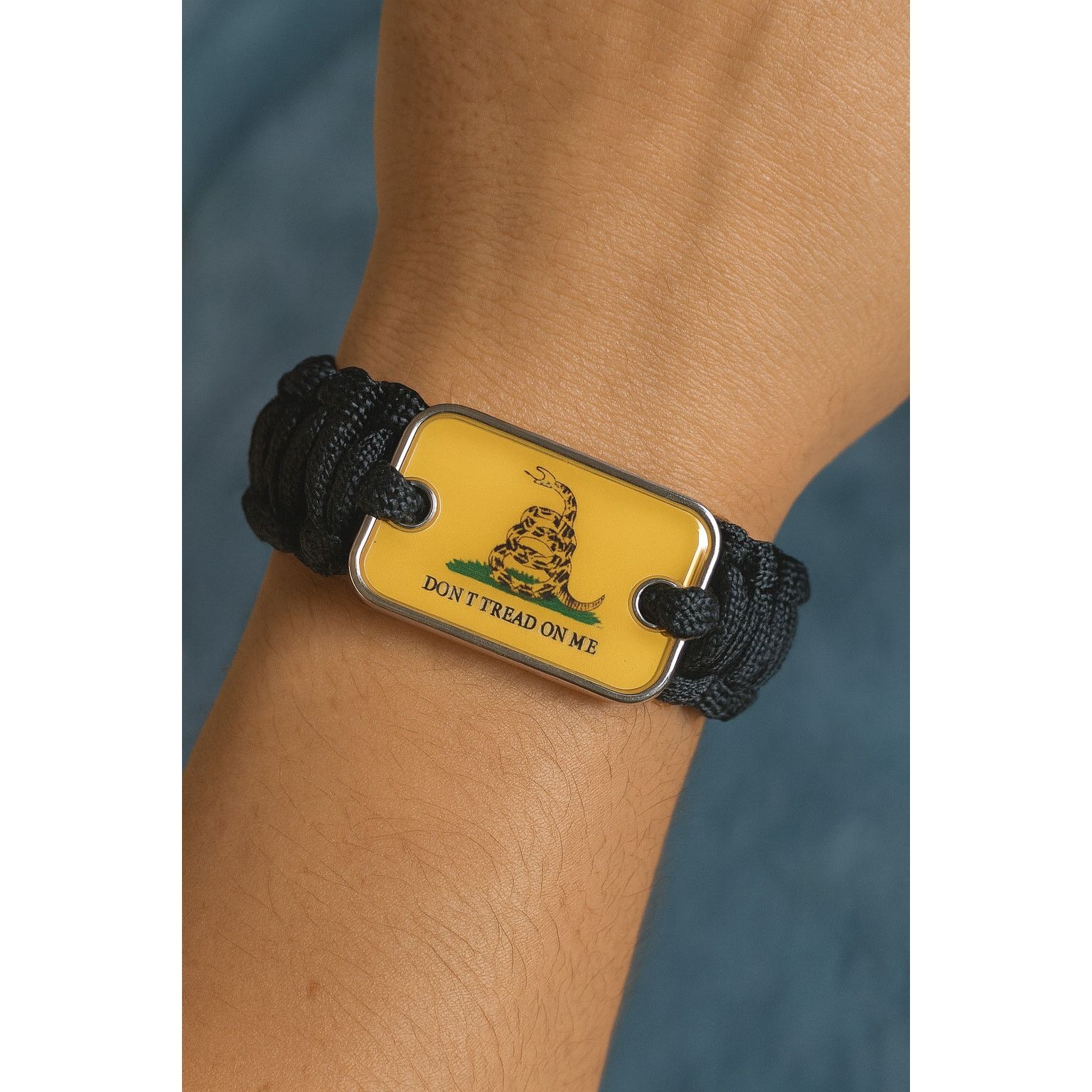 Other "Don't Tread On Me" Paracord Survival Bracelet Mount Vernon Size ONE SIZE - 1 Thumbnail