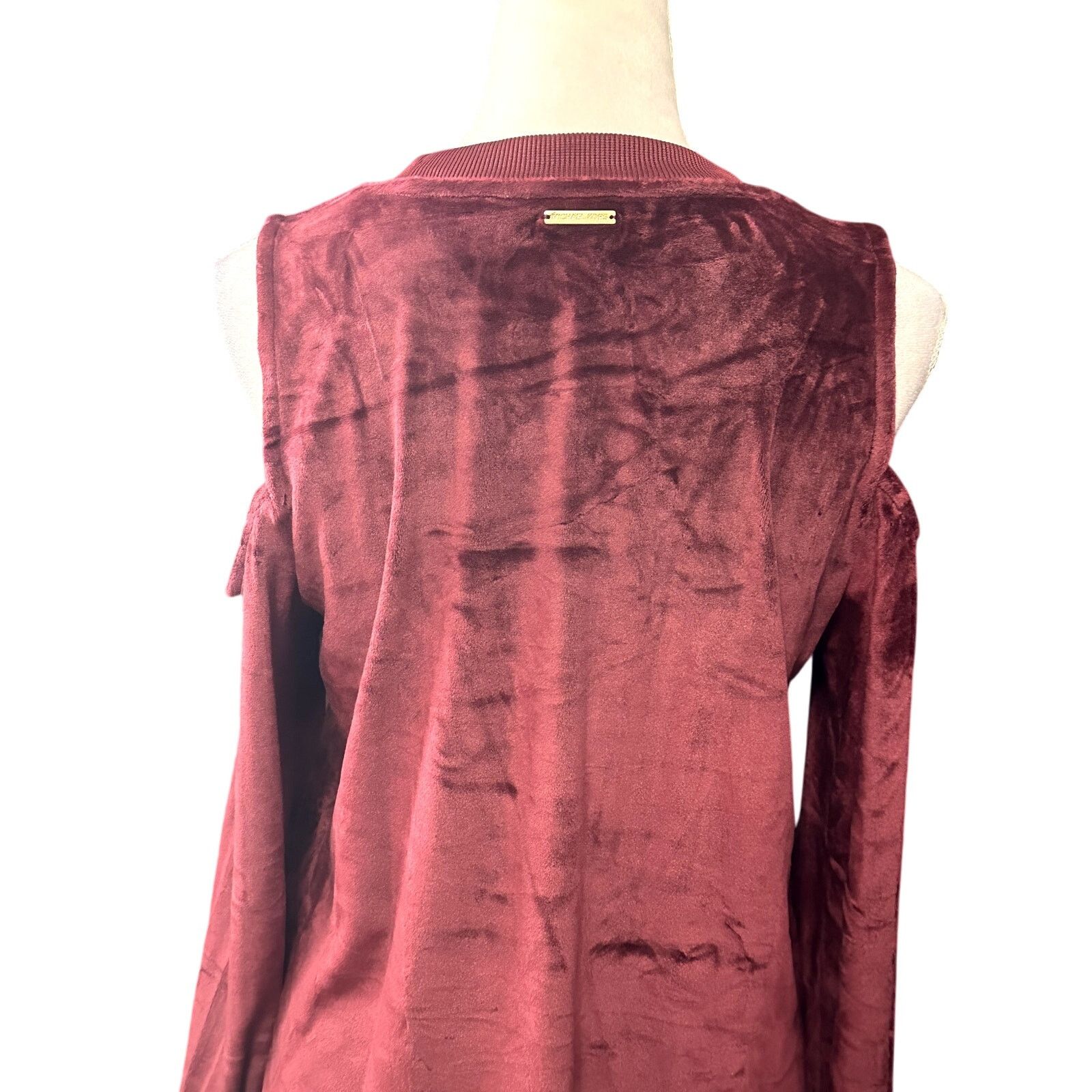 Michael Kors Michael Kors Cold Shoulder Top Slitted Velour Burgundy M NWT Size M / US 6-8 / IT 42-44 - 6 Thumbnail