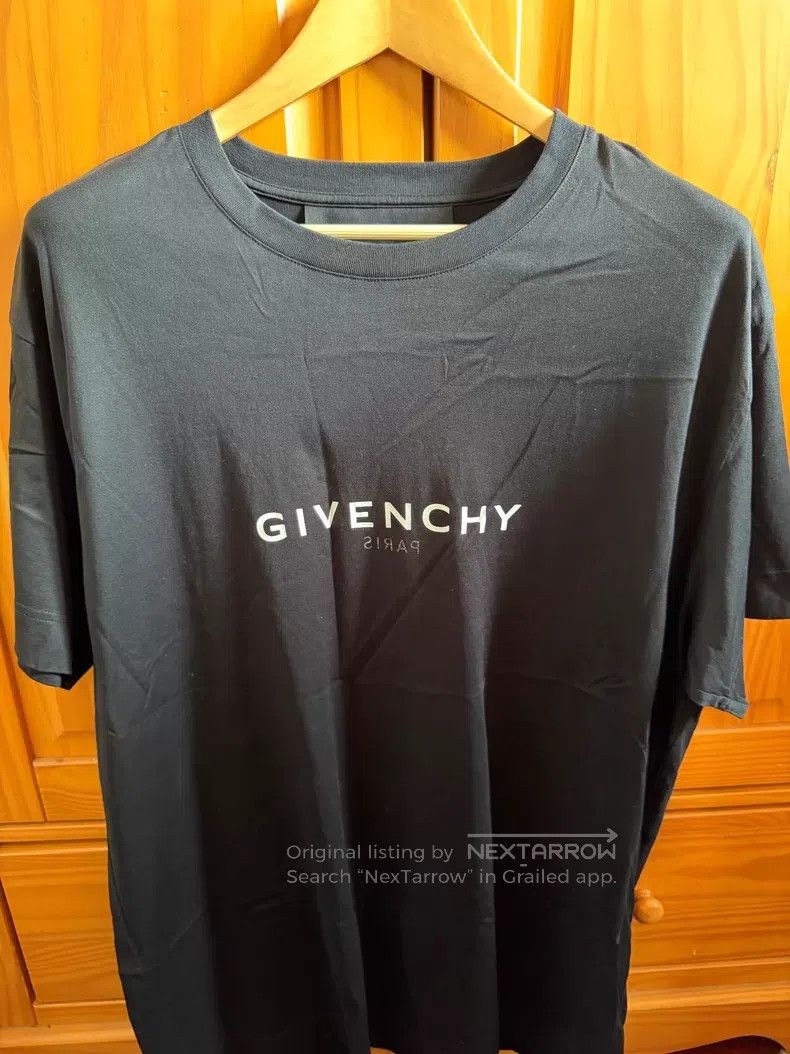 Givenchy Givenchy Inverted Logo T-Shirt Black Size US XL / EU 56 / 4 - 1 Thumbnail