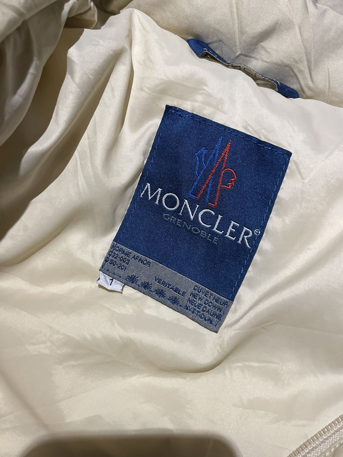 Moncler Moncler puffer coat Size M / US 6-8 / IT 42-44 - 4 Thumbnail