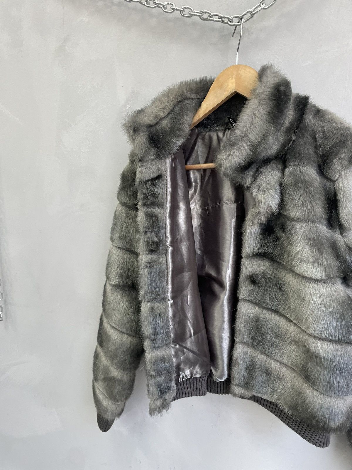 Divided Fur fuzzy bomber jacket hystericglamour style hype y2k Size S / US 4 / IT 40 - 10 Thumbnail