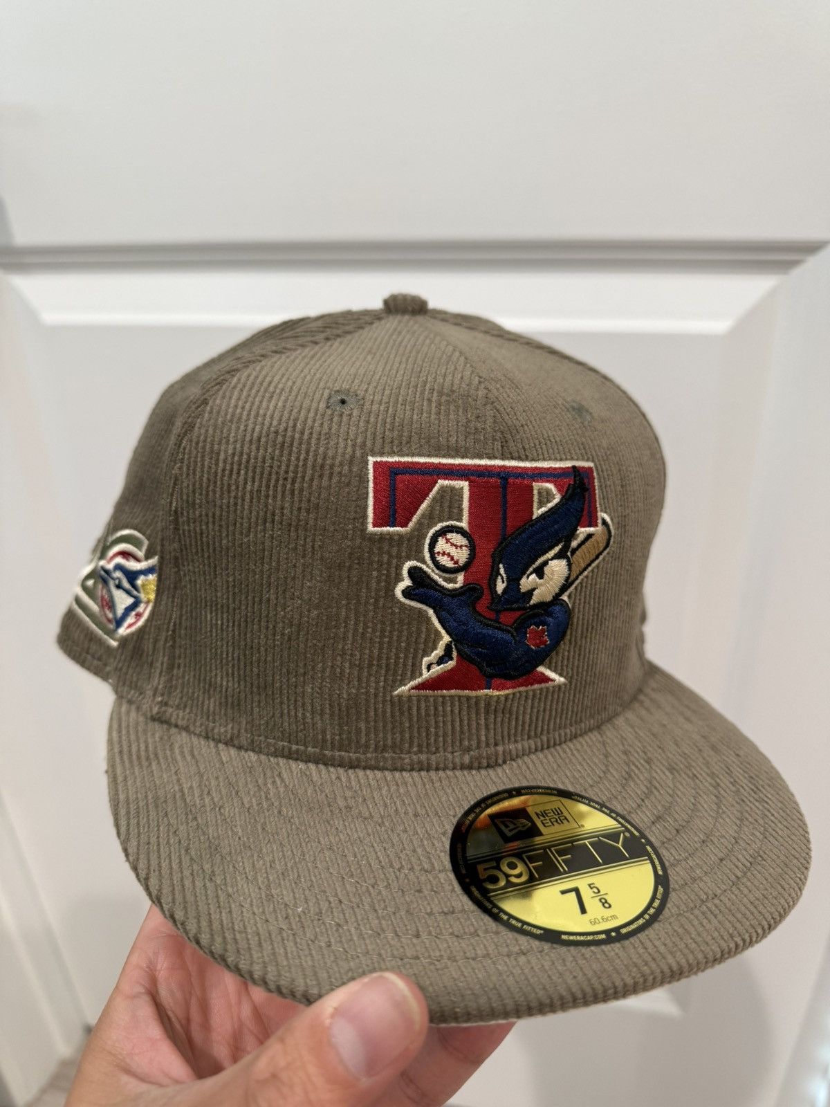 New Era Styll Toronto Blue Jay Olive Corduroy 5/8 20th Size ONE SIZE - 1 Thumbnail