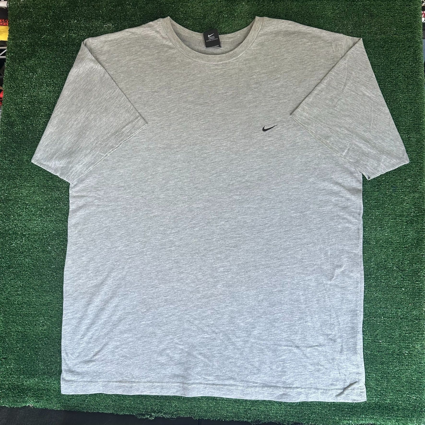 Nike Vintage 90s Nike Mini Swoosh Logo T-Shirt Minimalist Athleti Size US XL / EU 56 / 4 - 1 Thumbnail