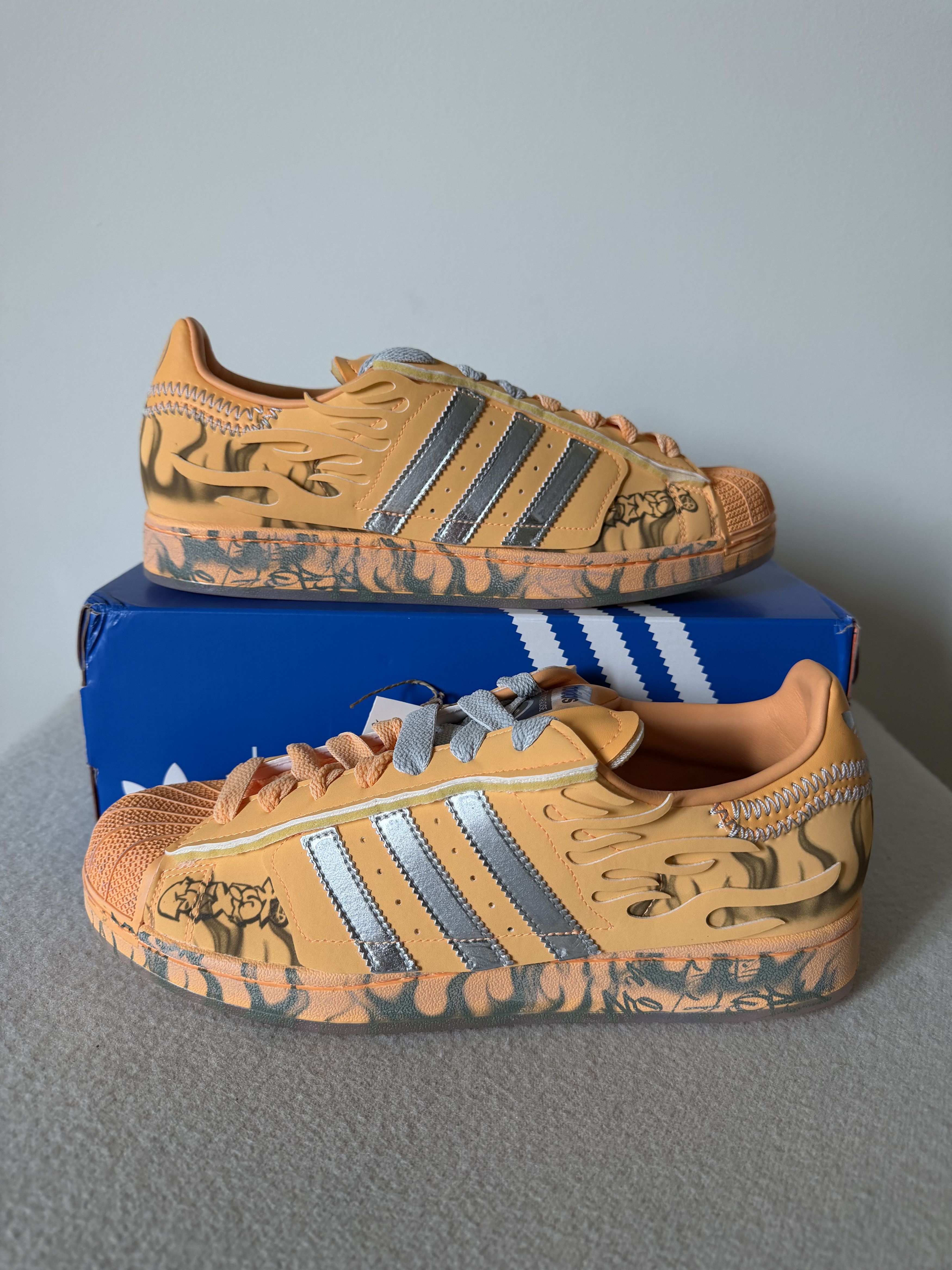 Adidas Hellstar Adidas Superstar in Hazy Orange Size US 11.5 / EU 44-45 - 2 Thumbnail