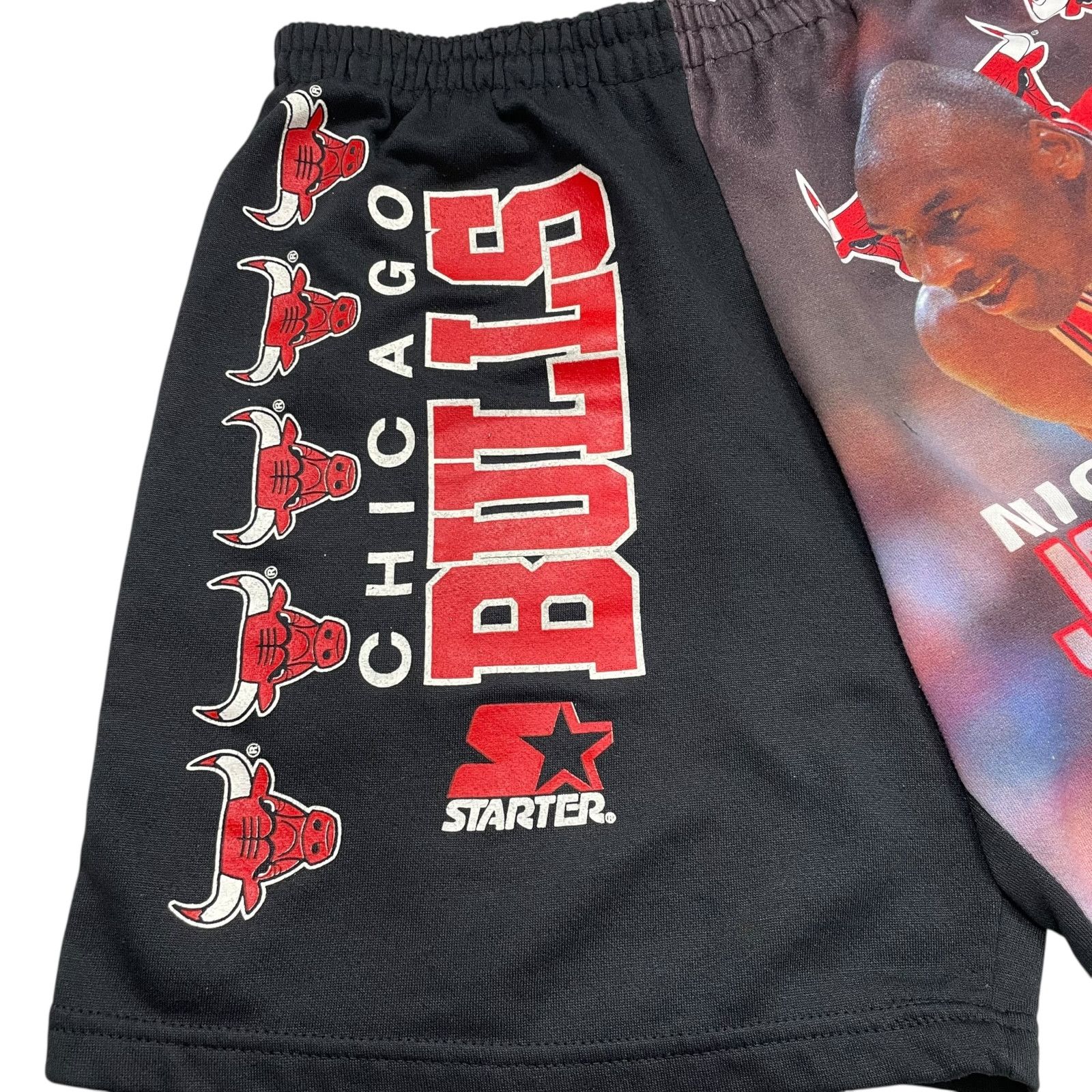 NBA RARE 90s CHICAGO BULLS MICHAEL JORDAN SWEAT SHORTS STARTER Size US 32 / EU 48 - 4 Thumbnail