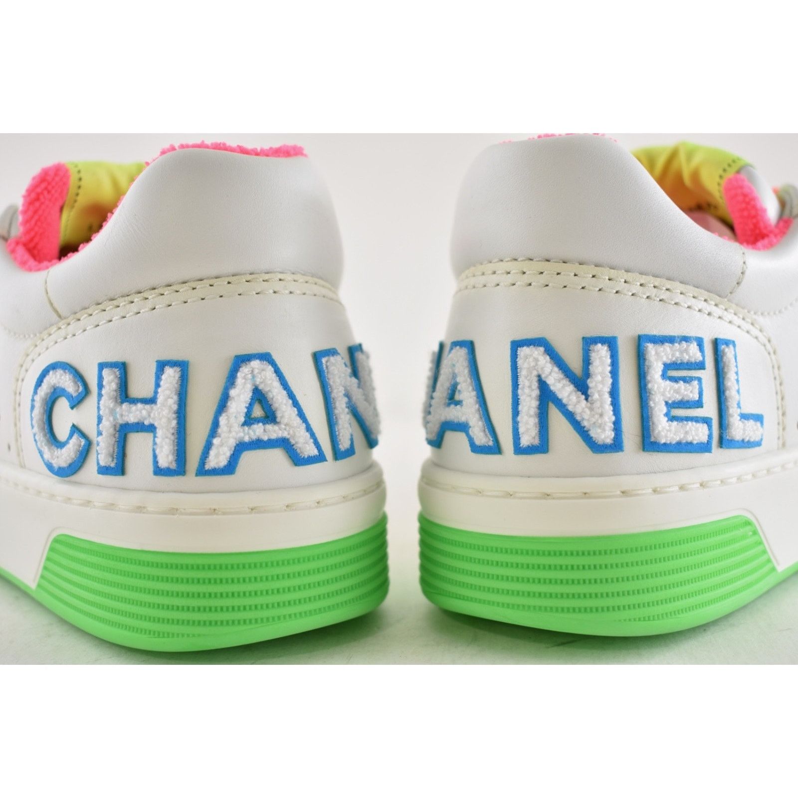 Chanel Chanel Neon CC Logo Flat Lace Up Runner Trainer Sneaker 37 Size US 7 / IT 37 - 12 Thumbnail