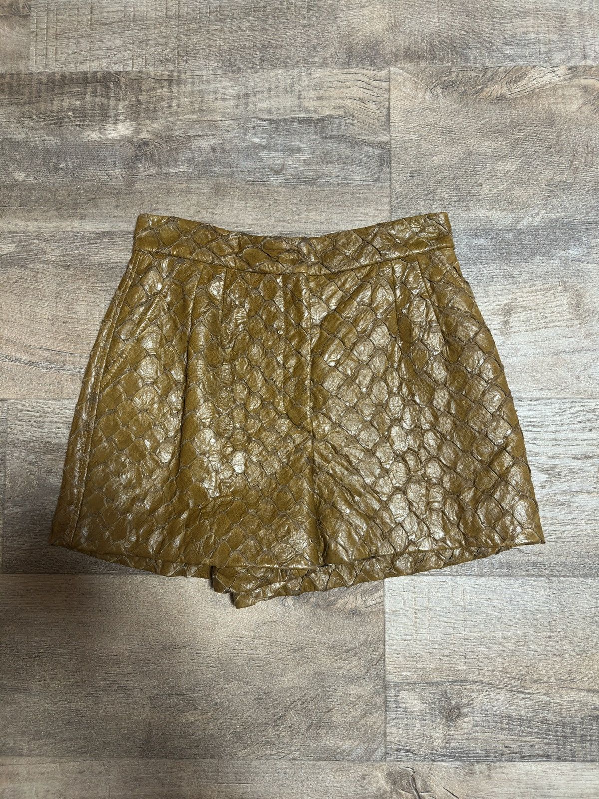 Dolce & Gabbana 6500€! Dolce & Gabbana Pirarucu Leather Shorts Size 28" / US 6 / IT 42 - 1 Thumbnail