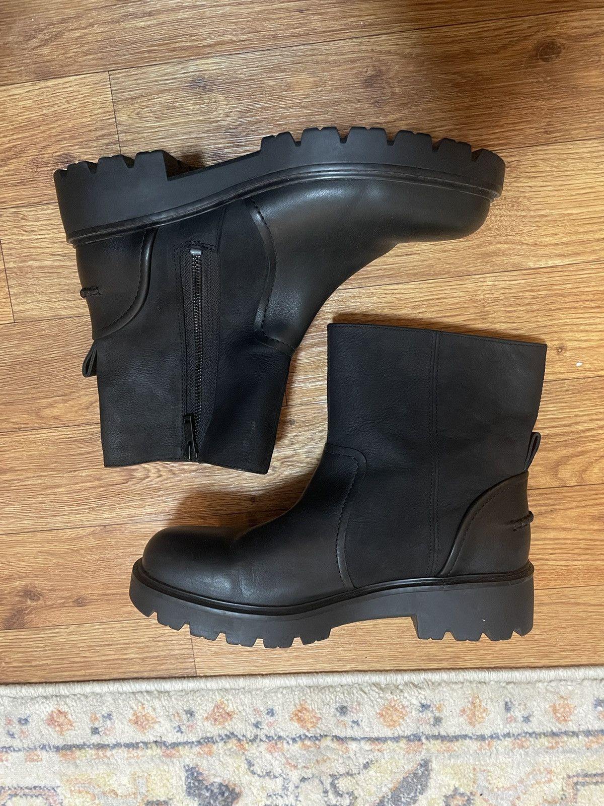 Ugg Black waterproof leather boots Size US 10 / IT 40 - 1 Thumbnail