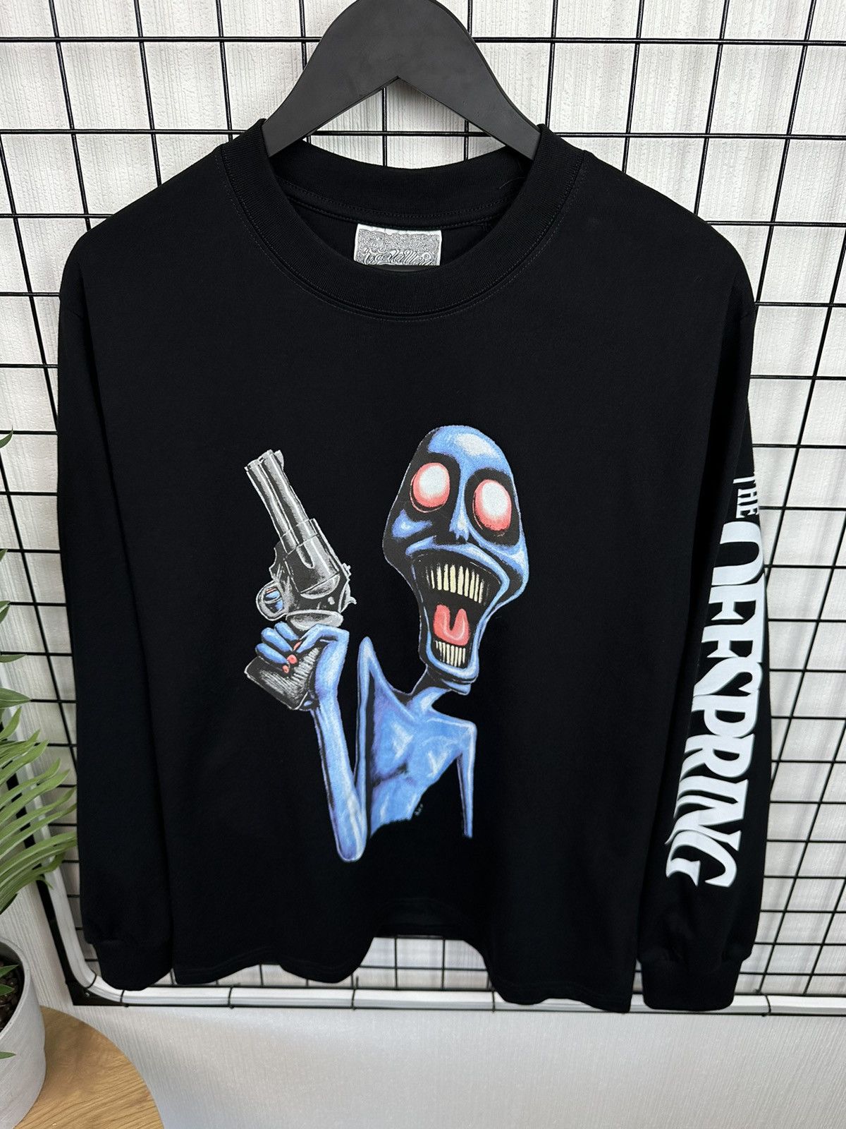 Band Tees The Offspring Alien Blue style Men Black L long sleeve shirt Size US L / EU 52-54 / 3 - 4 Thumbnail