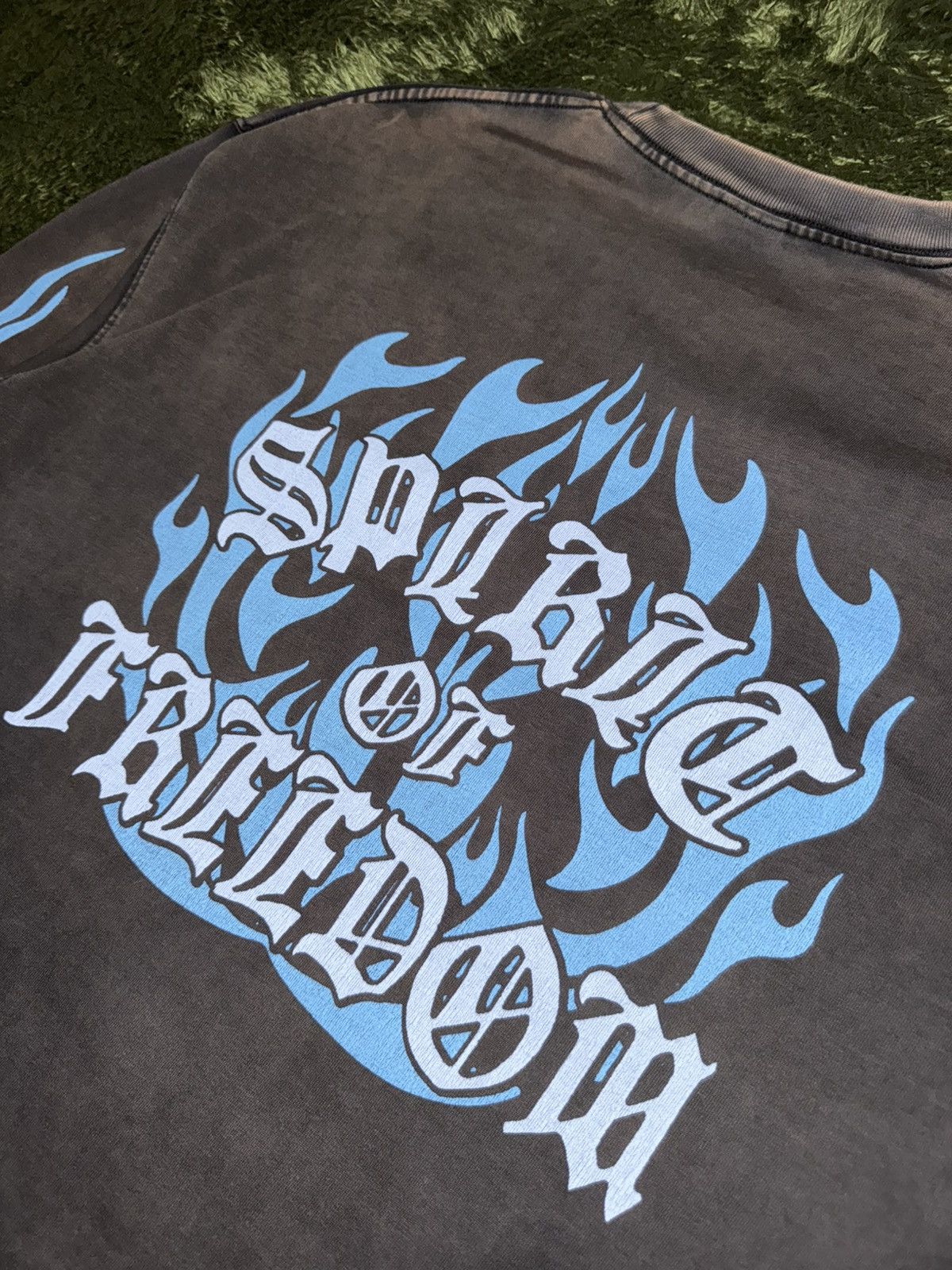 Japanese Brand [M] OUTSTANDING Flame Graphic Vintage-Washed Longsleeve Size US M / EU 48-50 / 2 - 8 Thumbnail