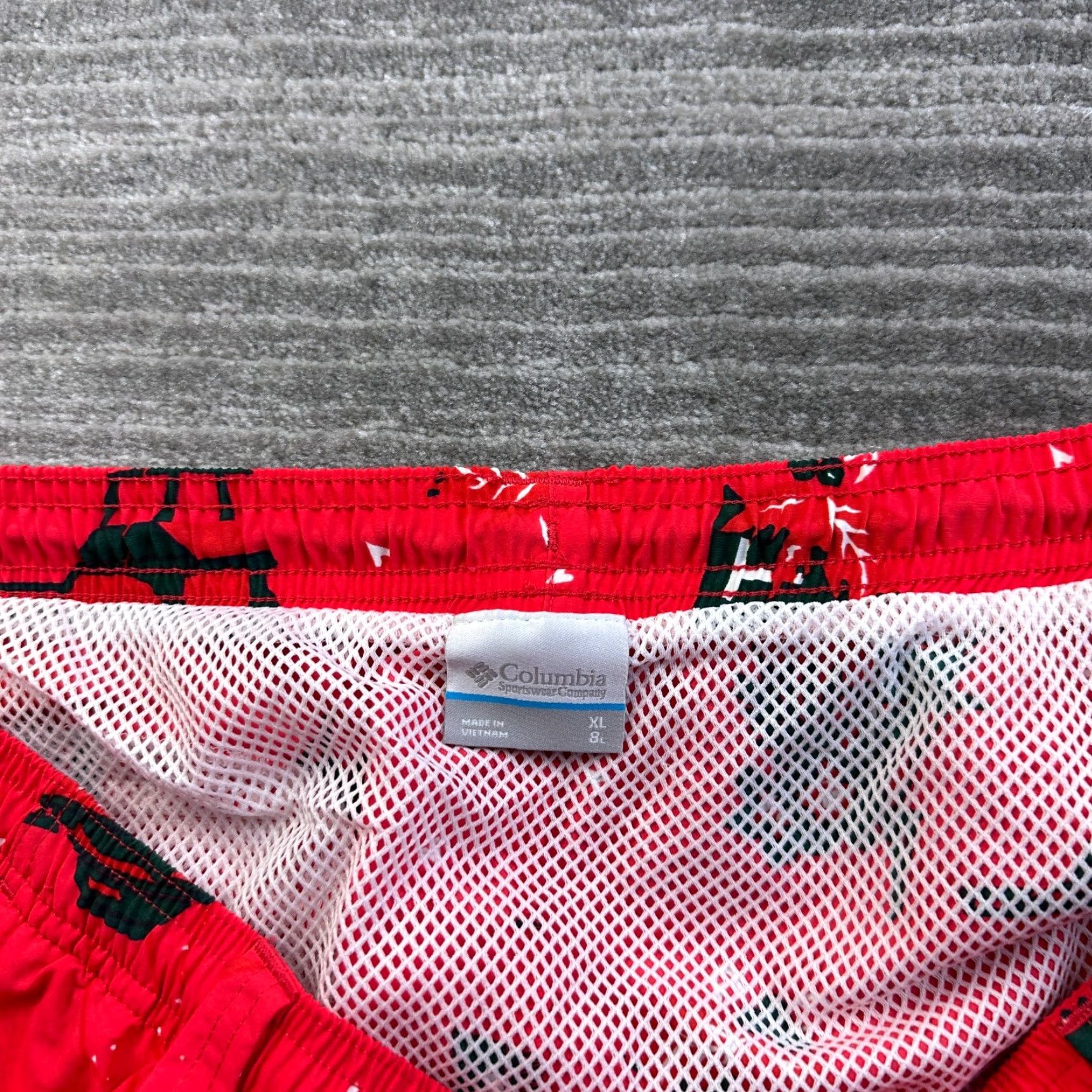 Vintage Columbia PFG Shorts Mens Extra Large Red Christmas Festive Holiday Fishing Size US 36 / EU 52 - 5 Thumbnail