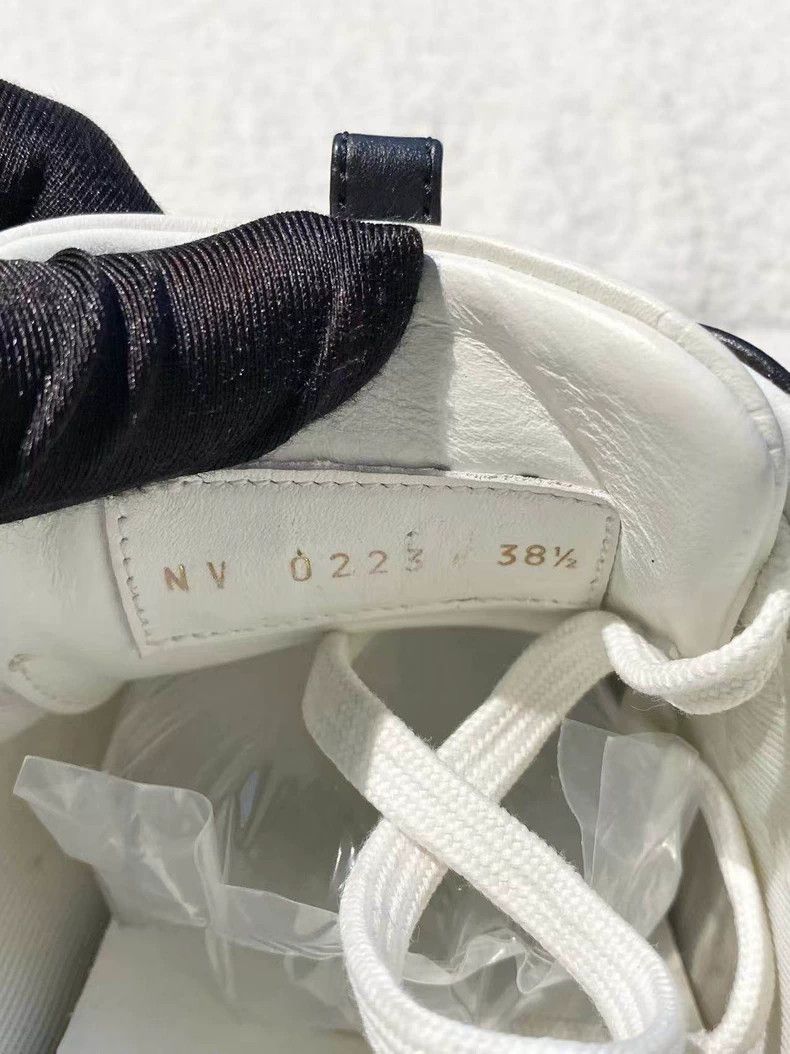 Louis Vuitton Louis Vuitton Run Away Black & White Panda Lace-Up Sneaker Size US 8 / IT 38 - 8 Thumbnail