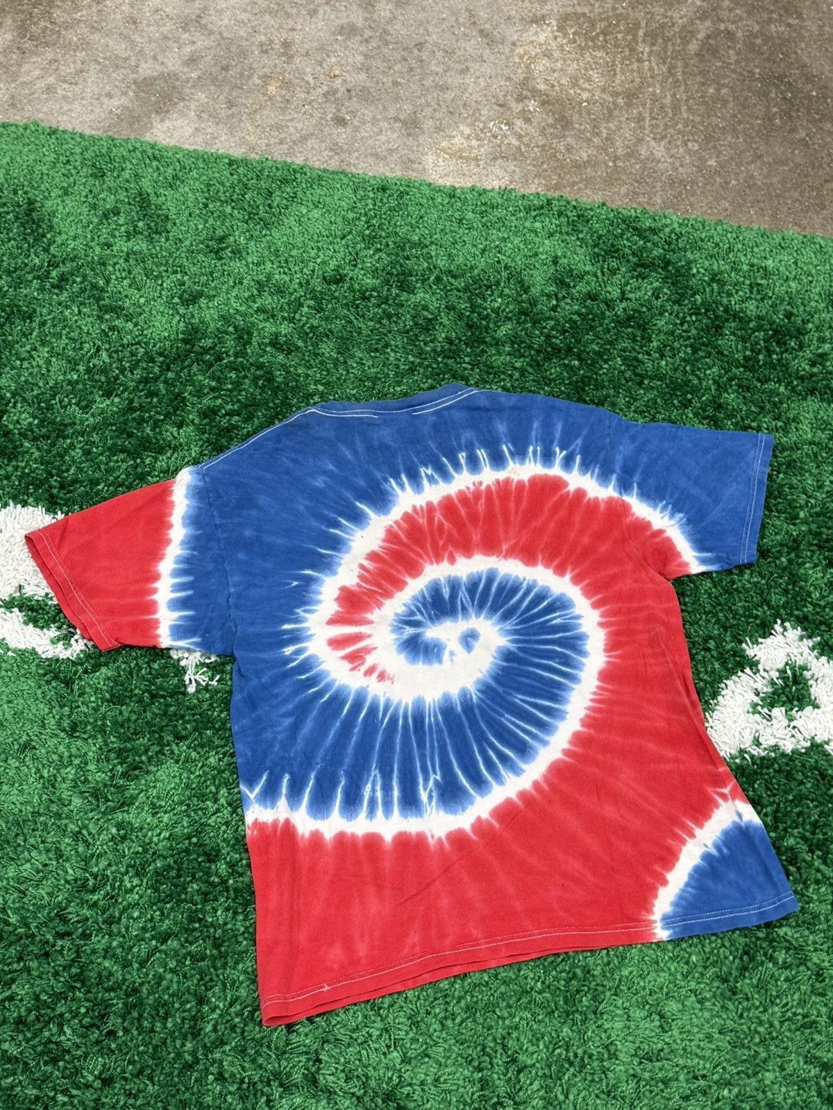 Vintage Vintage Hanes Tie Dye Catch The Wave Viking Logo Tee Medium Size US M / EU 48-50 / 2 - 5 Thumbnail