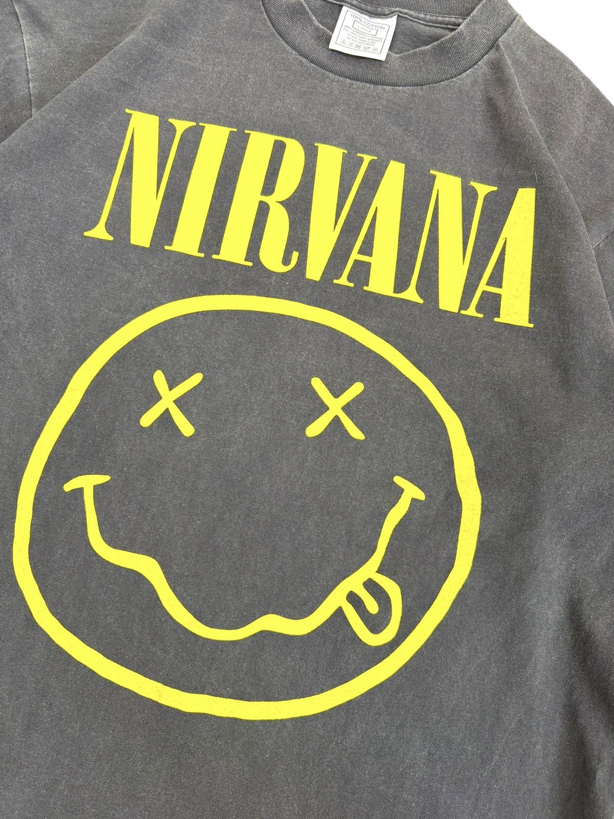 Band Tees Vintage 90s Nirvana Yellow Smiley Gray Faded Long sleeve Size US L / EU 52-54 / 3 - 6 Thumbnail