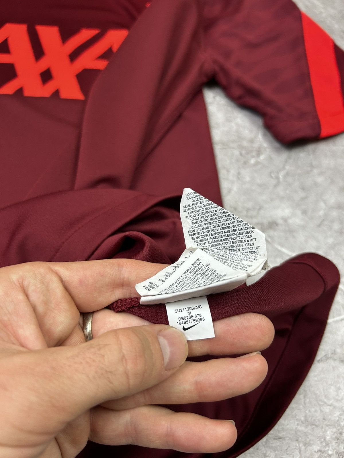 Nike Nike Liverpool 2020/2021 Pre Match Jersey T- Shirt Size M Size US M / EU 48-50 / 2 - 6 Thumbnail