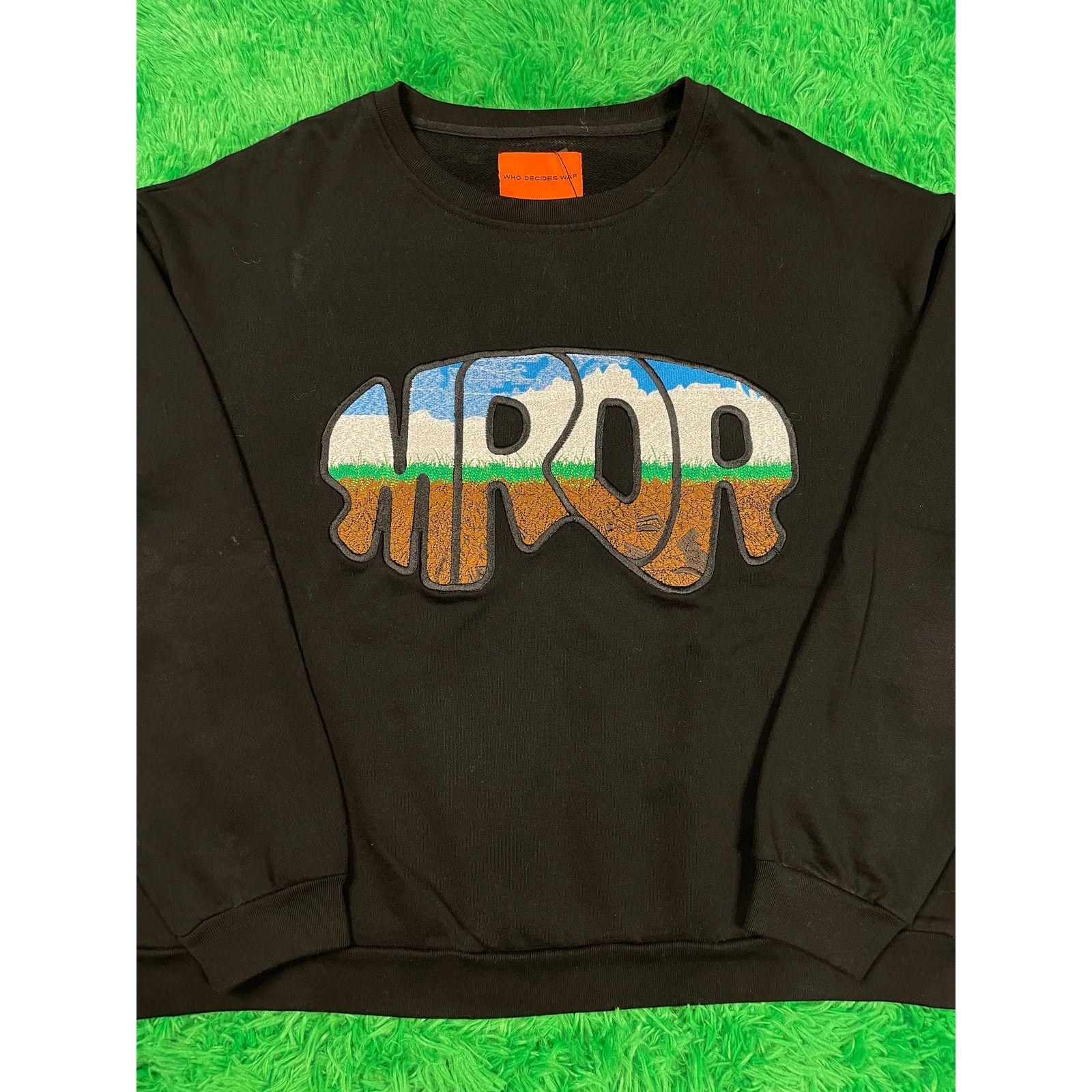MRDR BRVDO Crewneck Black Medium Used Sweaters Knitwear