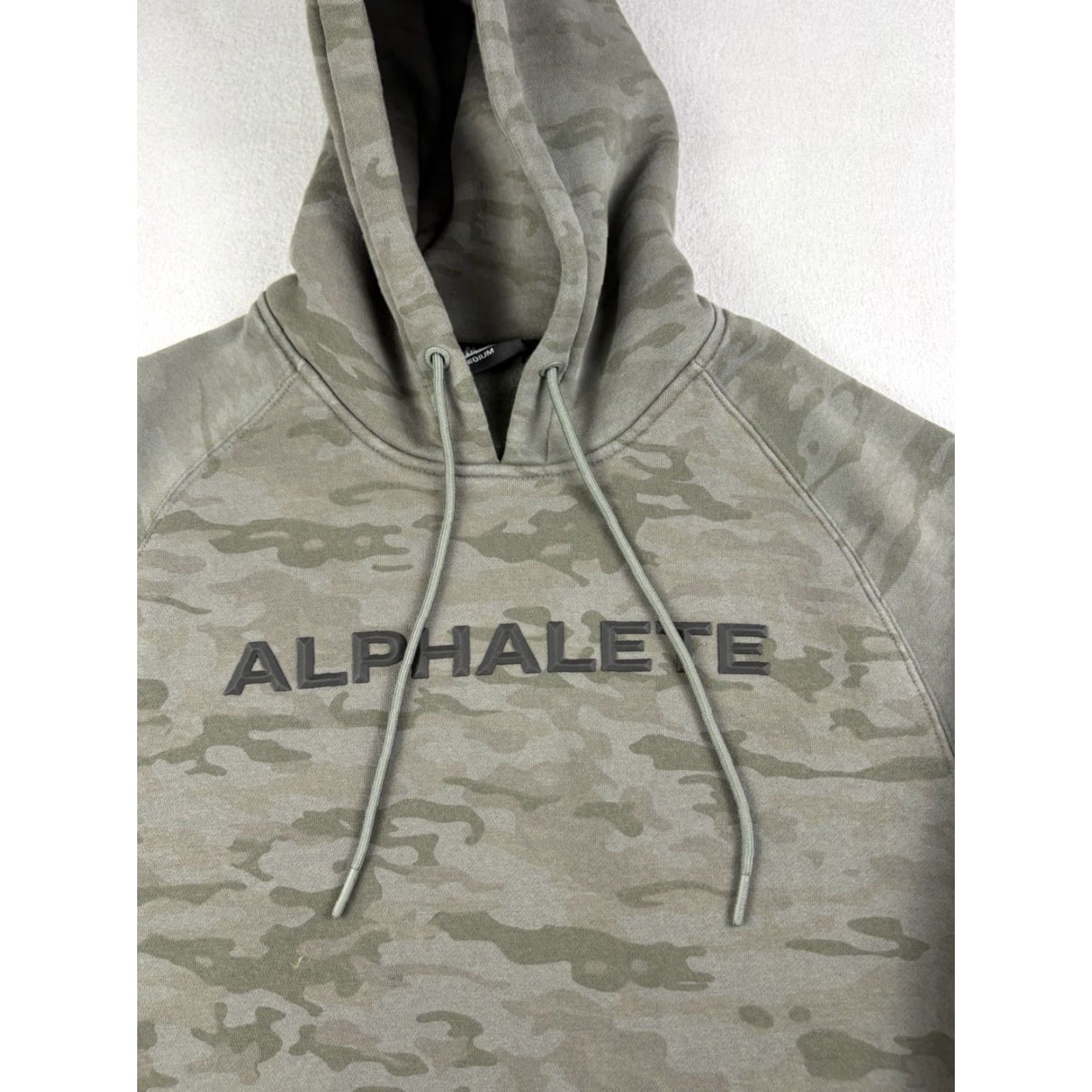 Vintage ALPHALETE Hoodie Men M Green Camouflage Long Sleeve Pullover Hooded Logo Sweatshirt Shirt Active Gym Workout Size US M / EU 48-50 / 2 - 2 Thumbnail