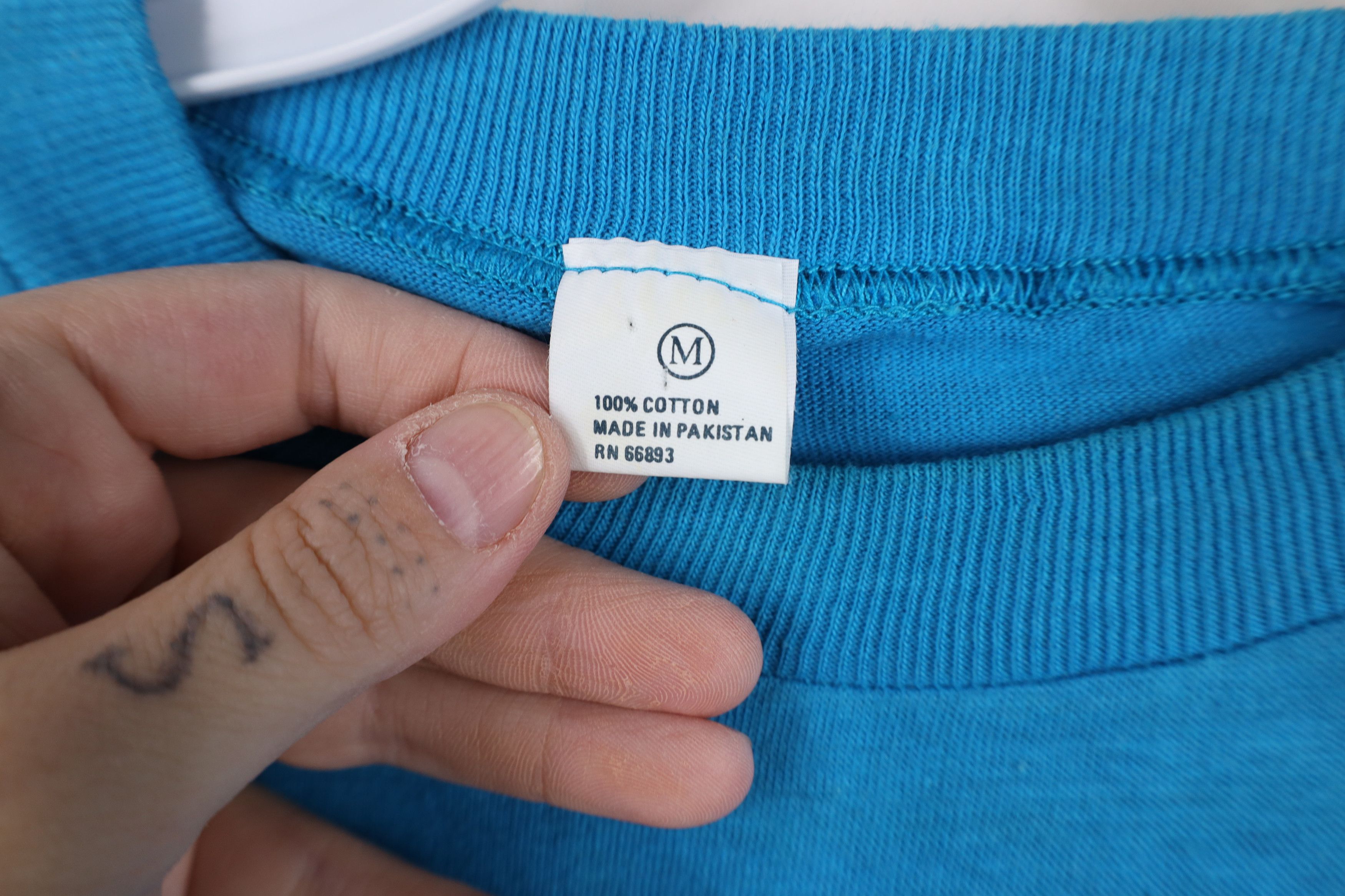 Vintage Vintage 90s Streetwear Distressed Blank Pocket T-Shirt Blue Size US M / EU 48-50 / 2 - 9 Thumbnail