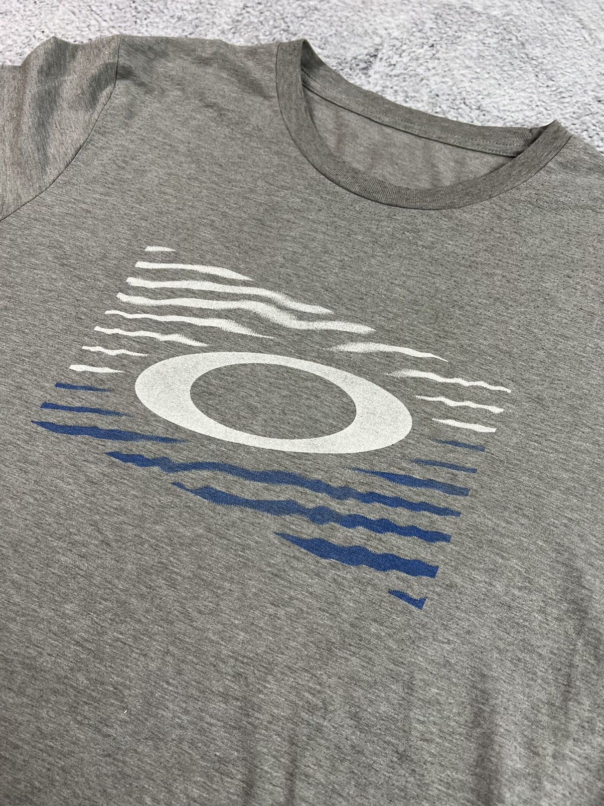 Oakley Oakley big classic logo T-shirt Y2K Size US M / EU 48-50 / 2 - 3 Thumbnail