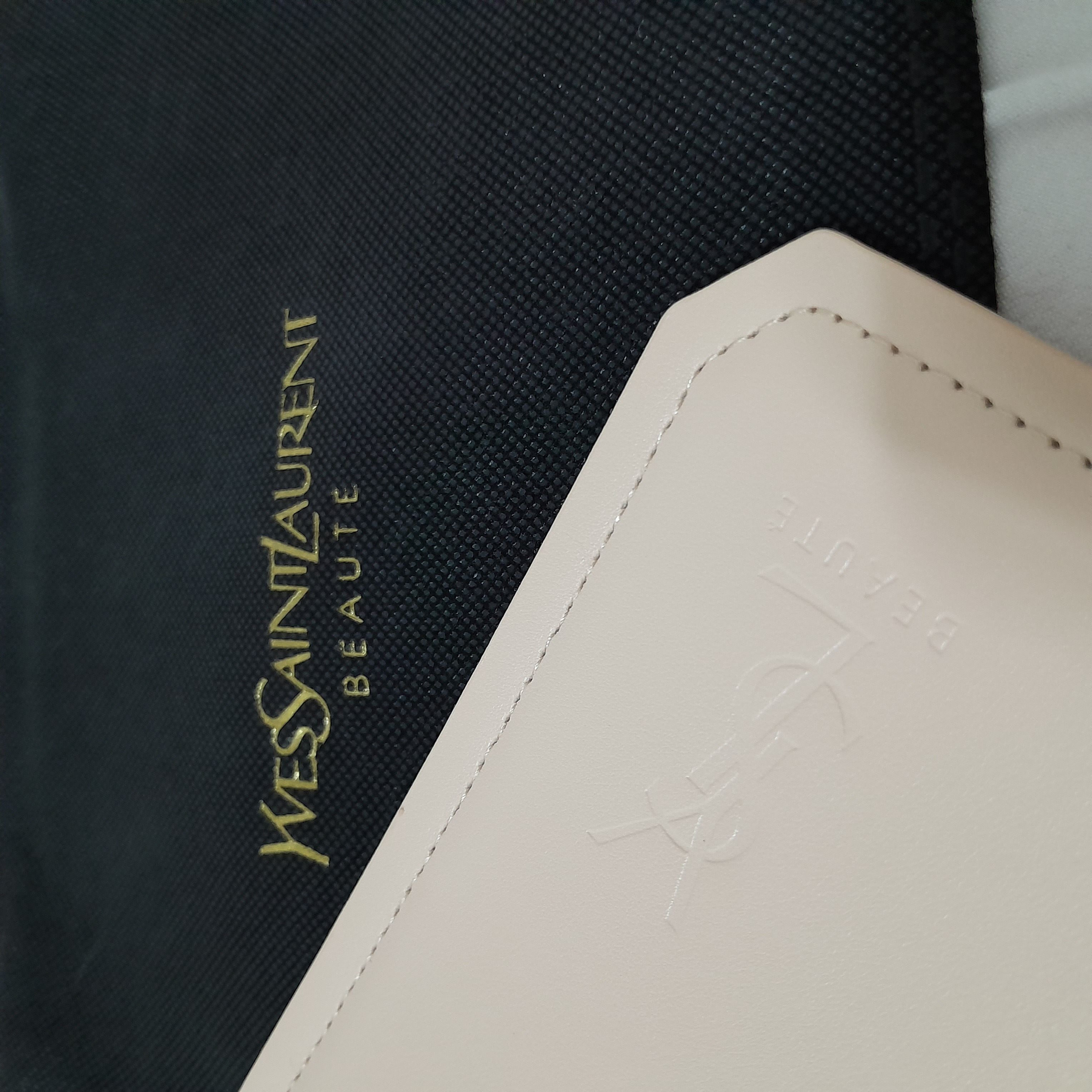 Yves Saint Laurent Yves Saint Laurent Trousse Flat Pouch Size ONE SIZE - 8 Thumbnail