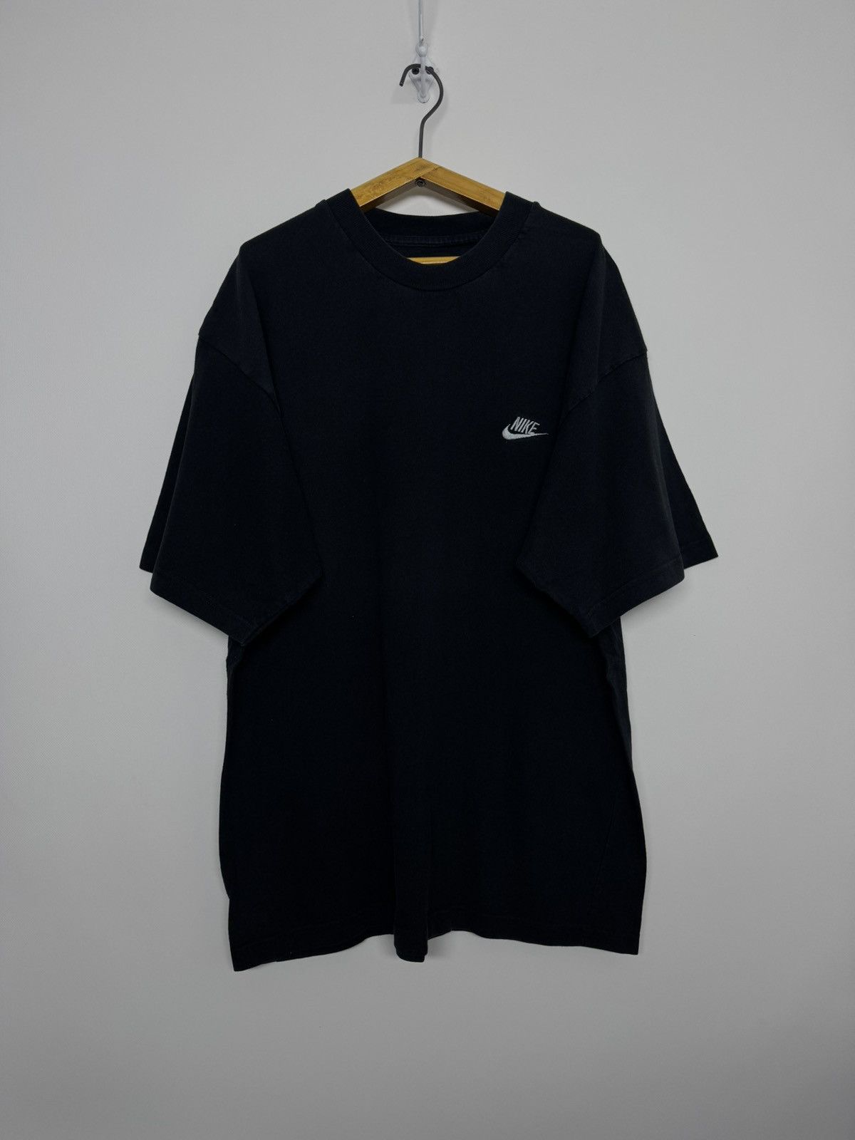 Nike Vintage Y2k Nike Swoosh Logo T-Shirt Size US XL / EU 56 / 4 - 2 Thumbnail