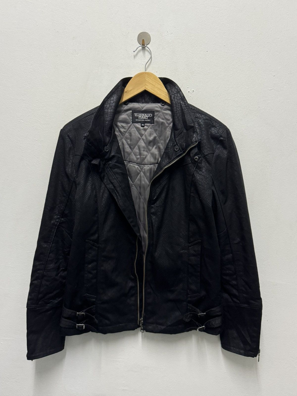 Tornado Mart Tornado mart snake skin style Size US M / EU 48-50 / 2 - 12 Thumbnail
