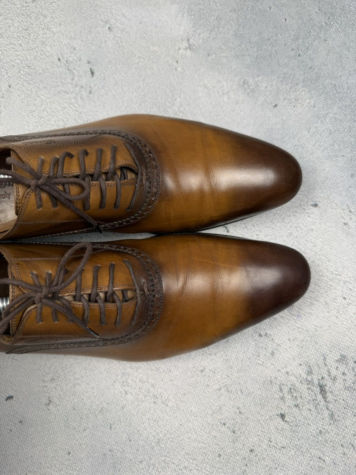Gucci Gucci Vintage Burnished Brown Leather Oxford Dress Shoes Size US 8 / EU 41 - 7 Thumbnail