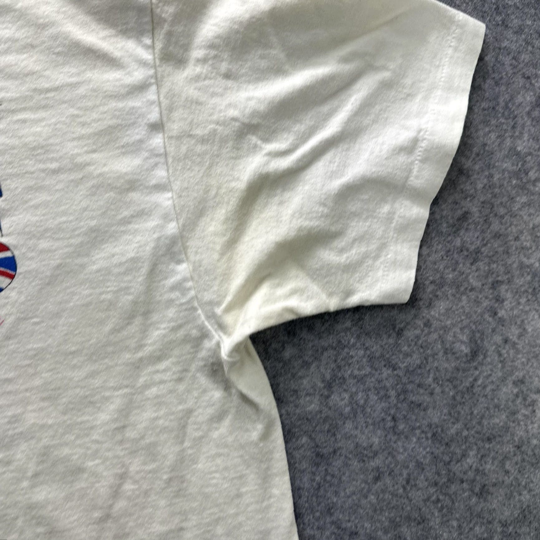 Anvil VINTAGE Anvil Cayman Islands Shirt Mens Large White Graphic Print Travel 90s US Made Crew Neck Short Sleeve Size US L / EU 52-54 / 3 - 6 Thumbnail