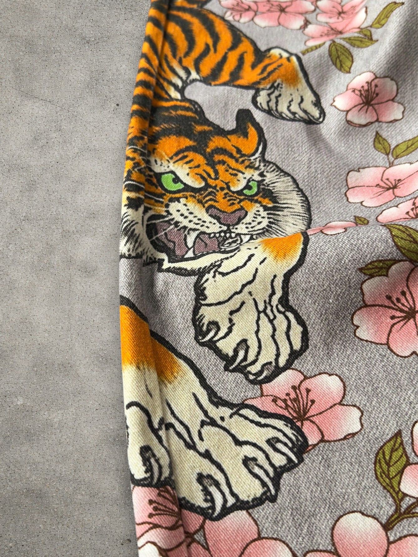 Vintage Anime graphic floral jeans Size US 32 / EU 48 - 3 Thumbnail