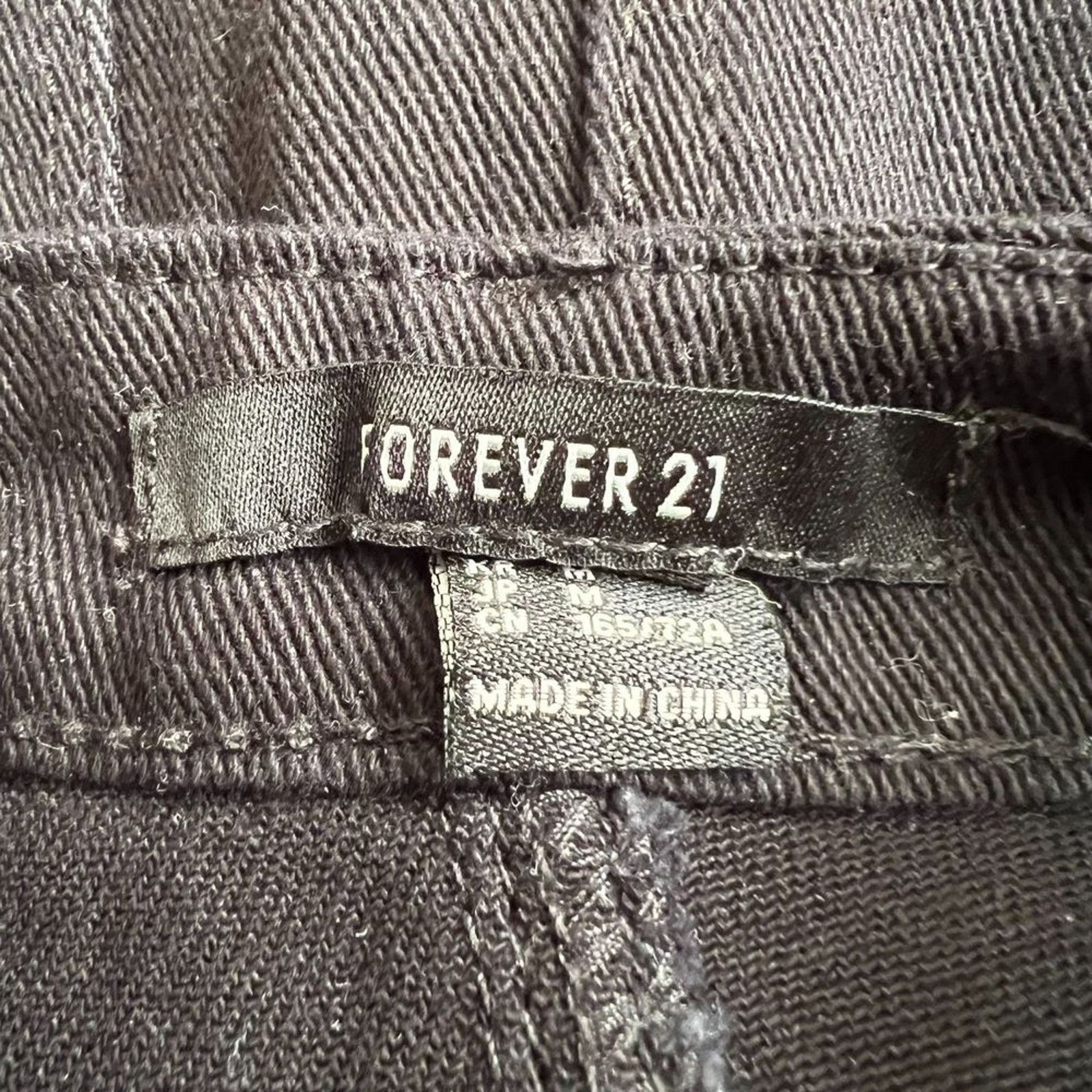 Forever 21 FOREVER 21 Black Denim Romper, M Size 32" / US 10 / IT 46 - 5 Thumbnail