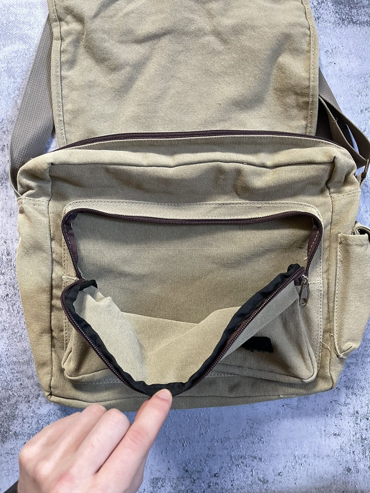 Japanese Brand 90s Y2K Crossbody Military Style Multipocket Messenger Bag Size ONE SIZE - 9 Thumbnail