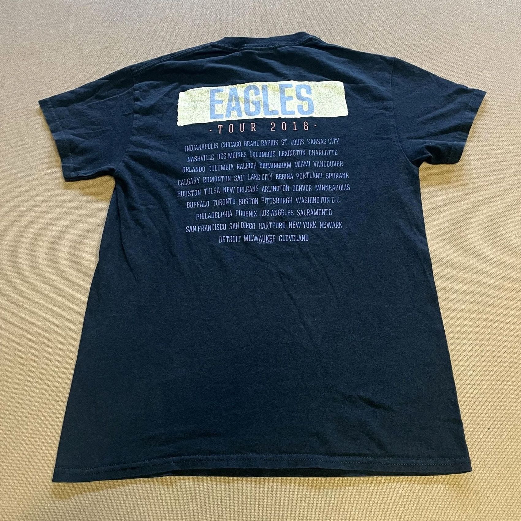 Gildan Eagles Shirt Mens Small Black 2018 Tour Rock Tee Gildan Size US S / EU 44-46 / 1 - 7 Thumbnail