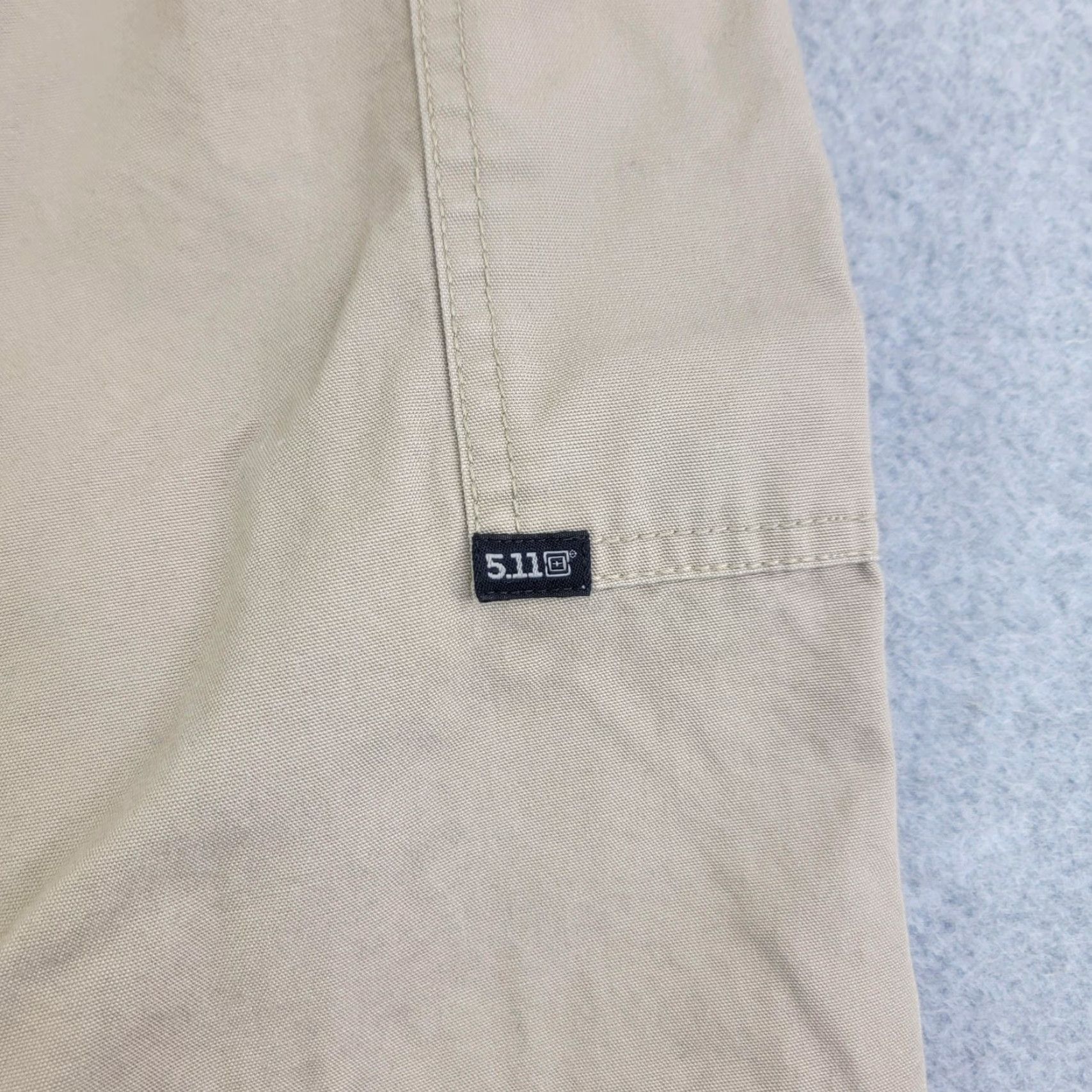 Vintage VINTAGE 5.11 Tactical Series Cargo Pants Mens 38x30 Khaki Utility Workwear 74251 Size US 38 / EU 54 - 7 Thumbnail